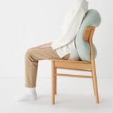 背当てにもなるやわらかマルチクッション