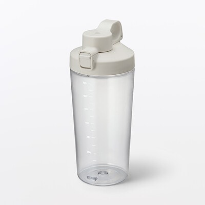 広口で洗いやすい　目盛り付き　ワンタッチボトル　約７００ｍＬ