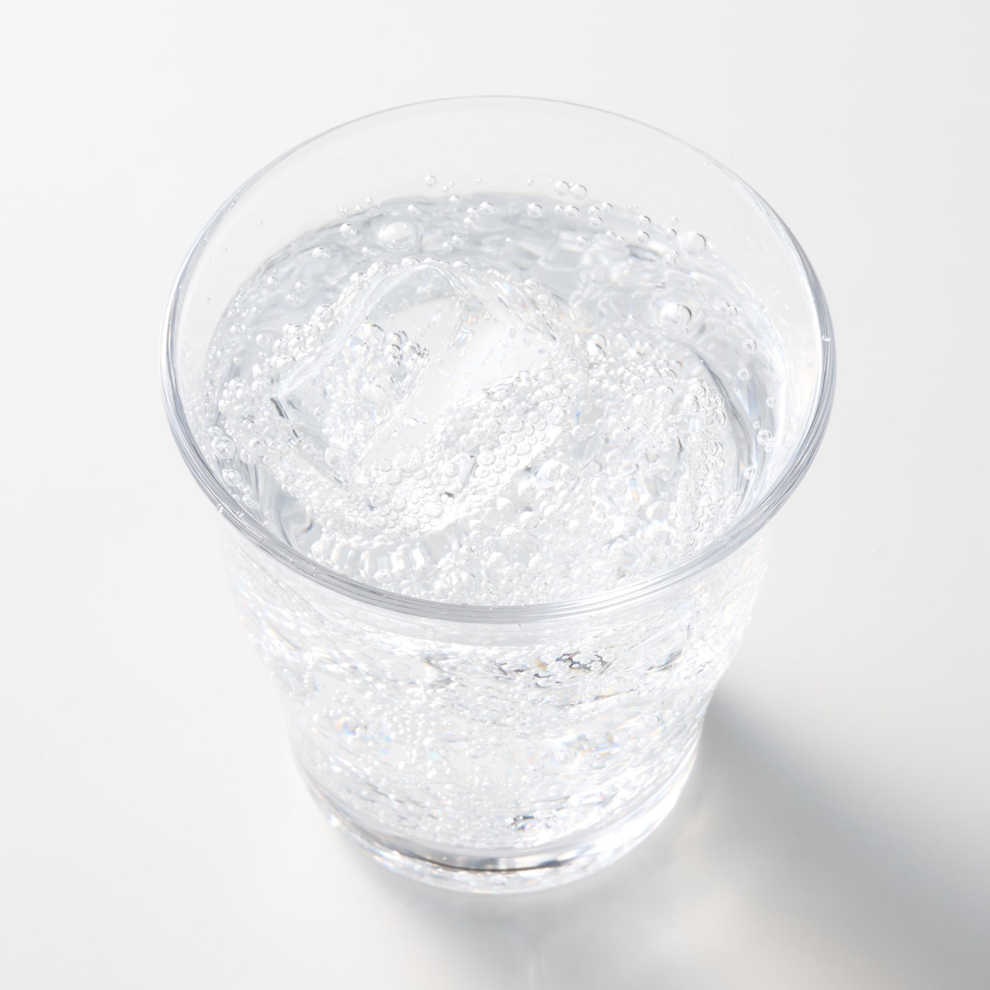 スパークリングウォーター　しそ　無糖