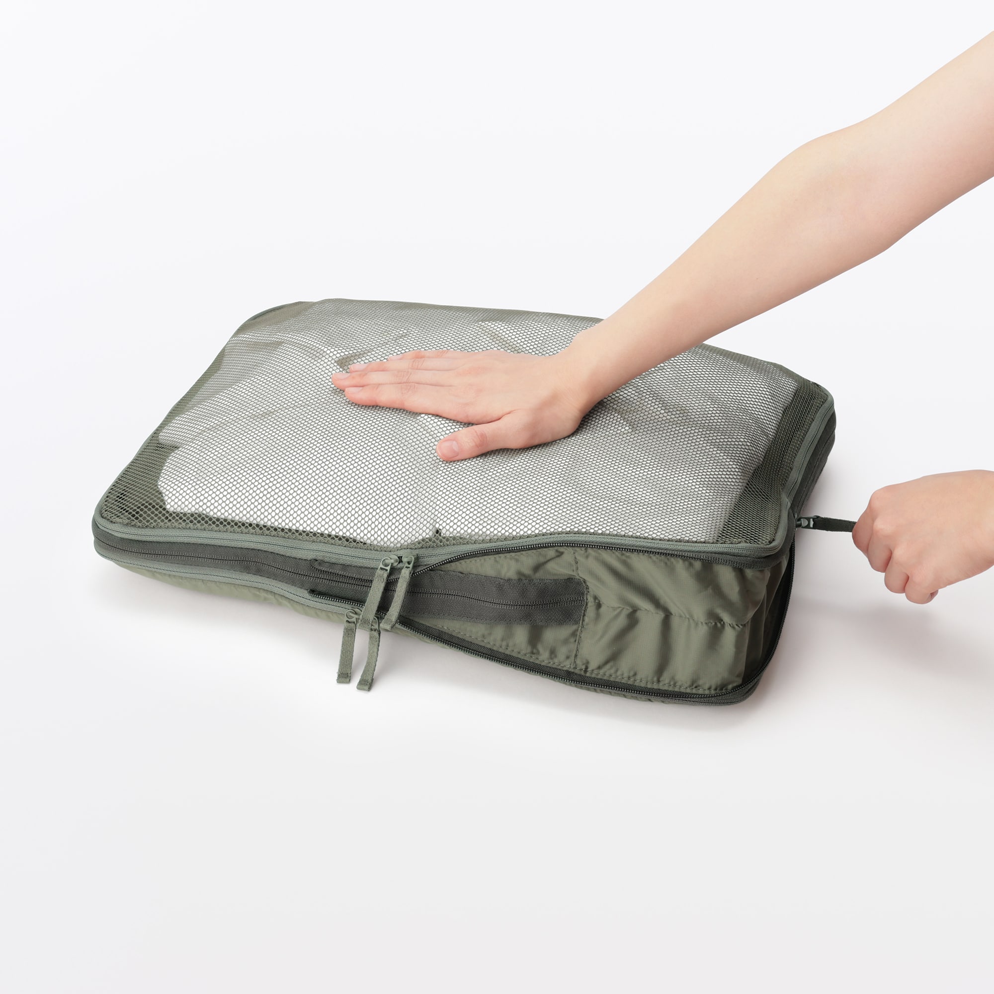 再生ポリエステル仕分けケース圧縮タイプ