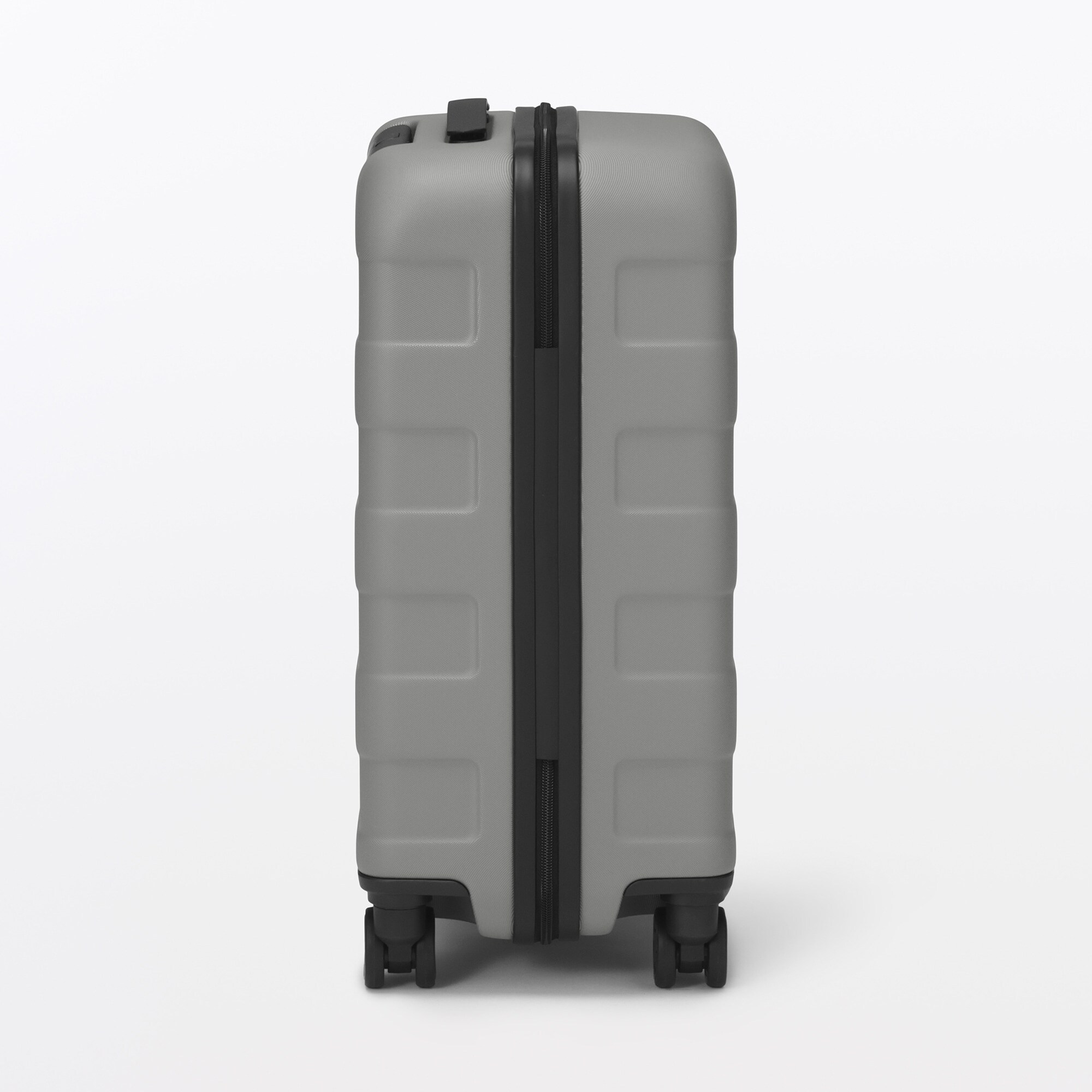 バーを自由に調節できる　ハードキャリーケース（３６Ｌ）