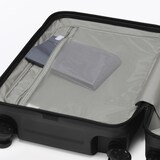 バーを自由に調節できる　ハードキャリーケース（３６Ｌ）