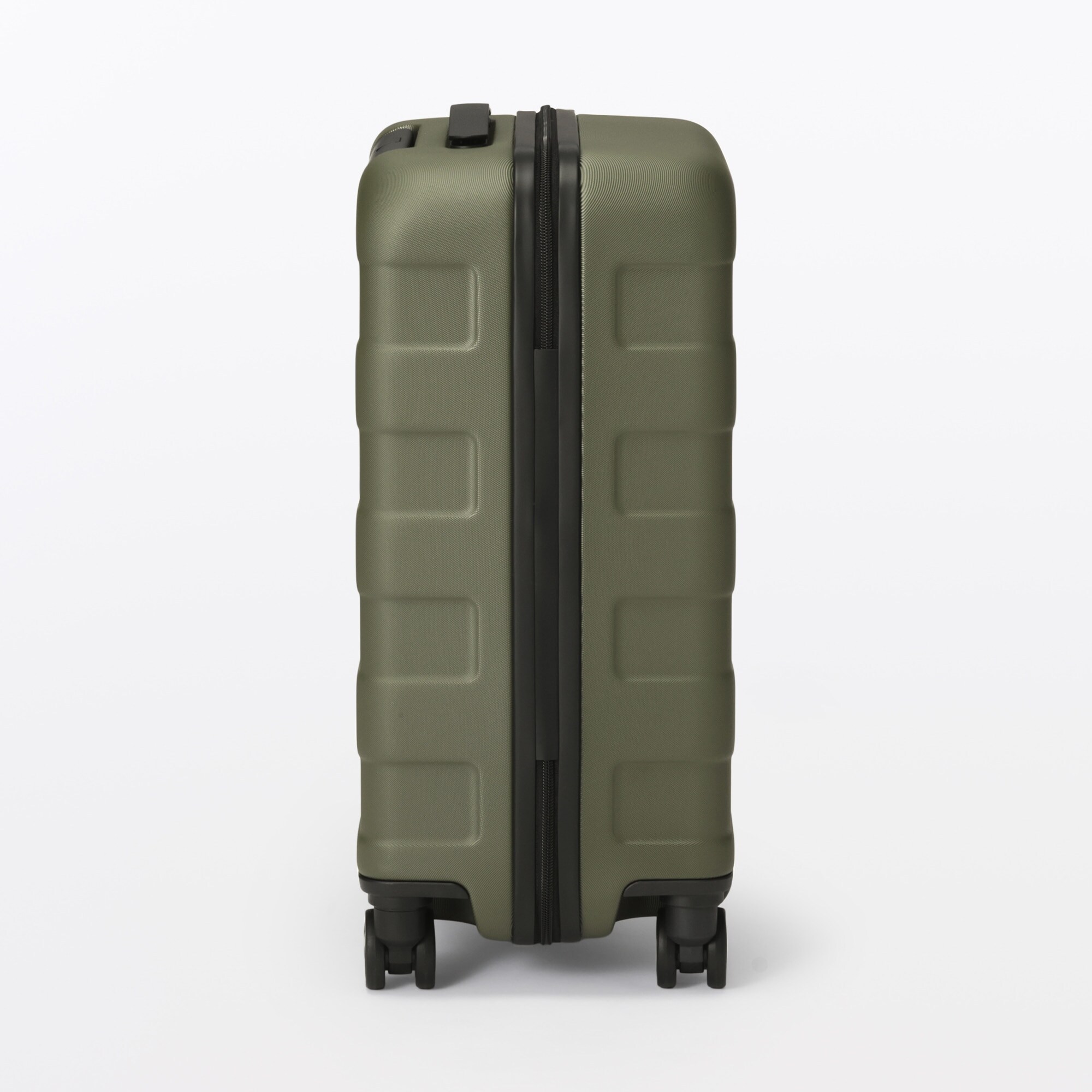 バーを自由に調節できる　ハードキャリーケース（３６Ｌ）