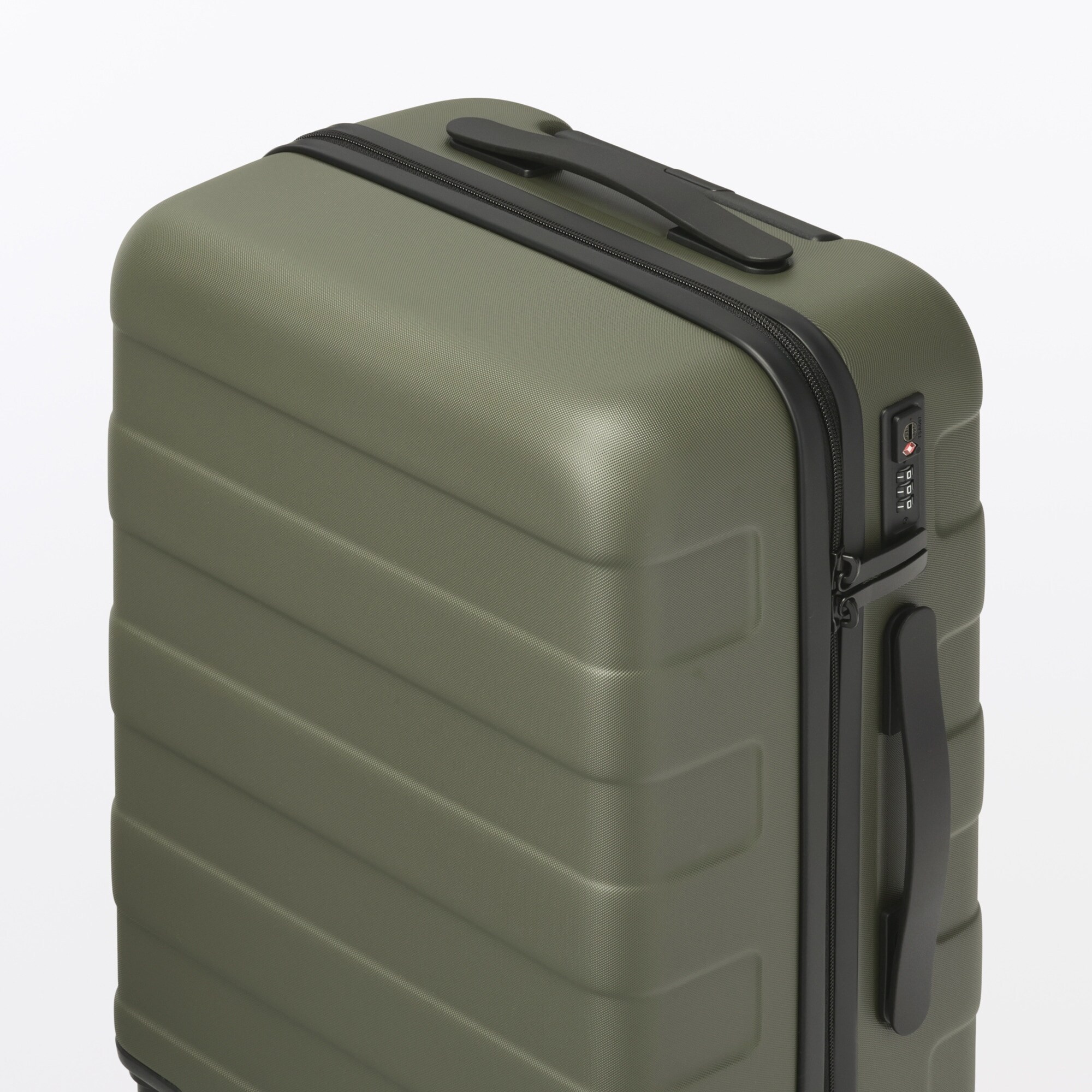 バーを自由に調節できる　ハードキャリーケース（３６Ｌ）