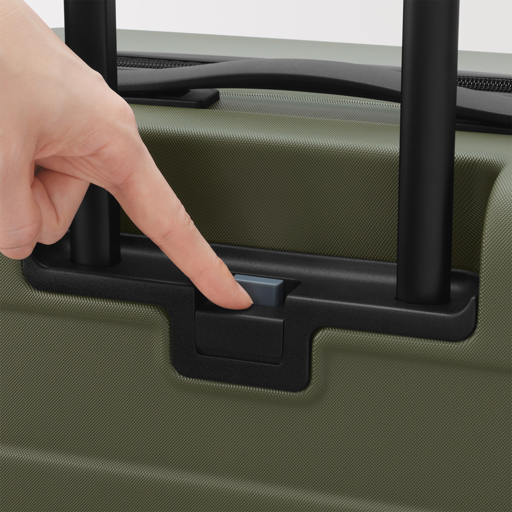 バーを自由に調節できる　ハードキャリーケース（３６Ｌ）