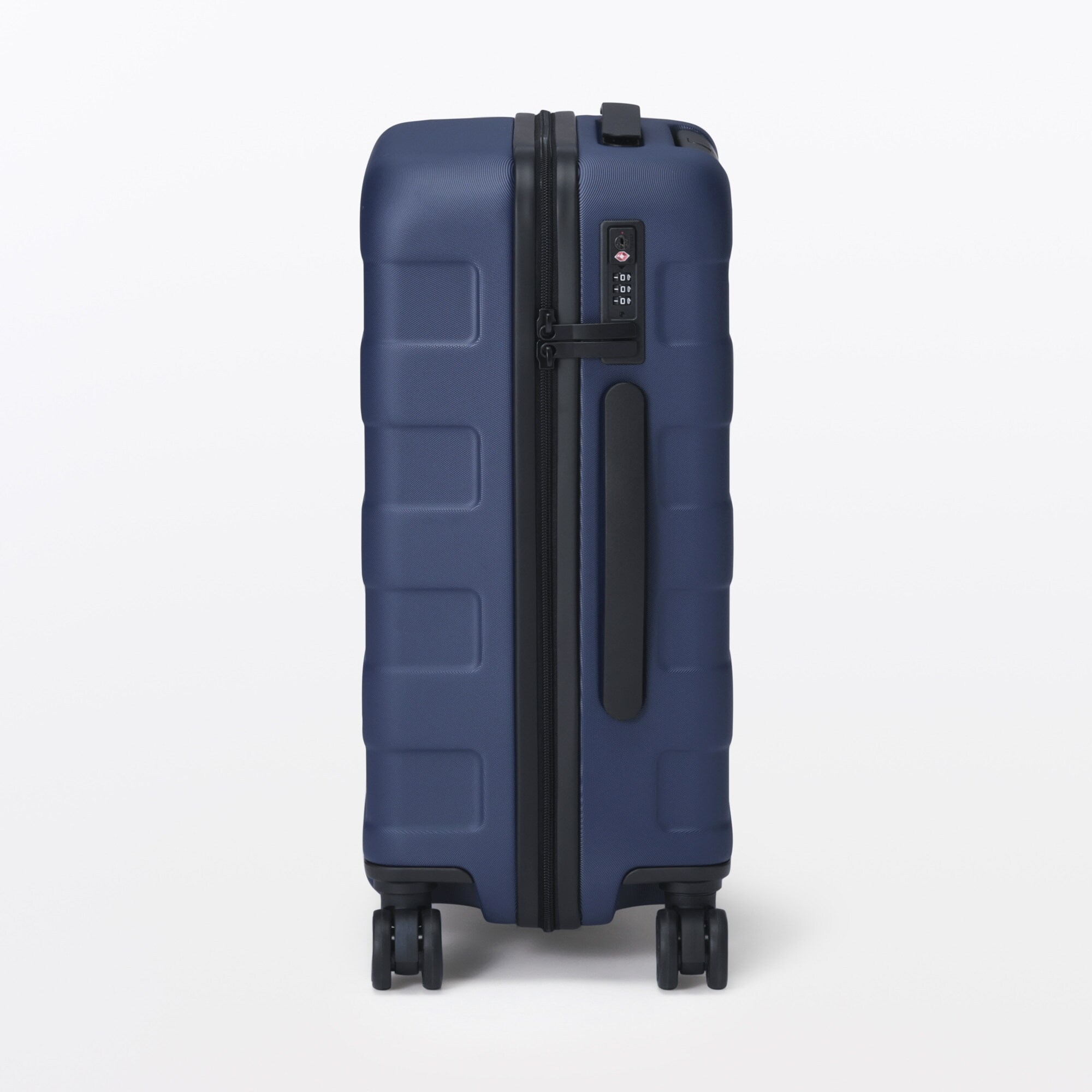 バーを自由に調節できる　ハードキャリーケース（３６Ｌ）