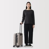 バーを自由に調節できる　ハードキャリーケース（３６Ｌ）