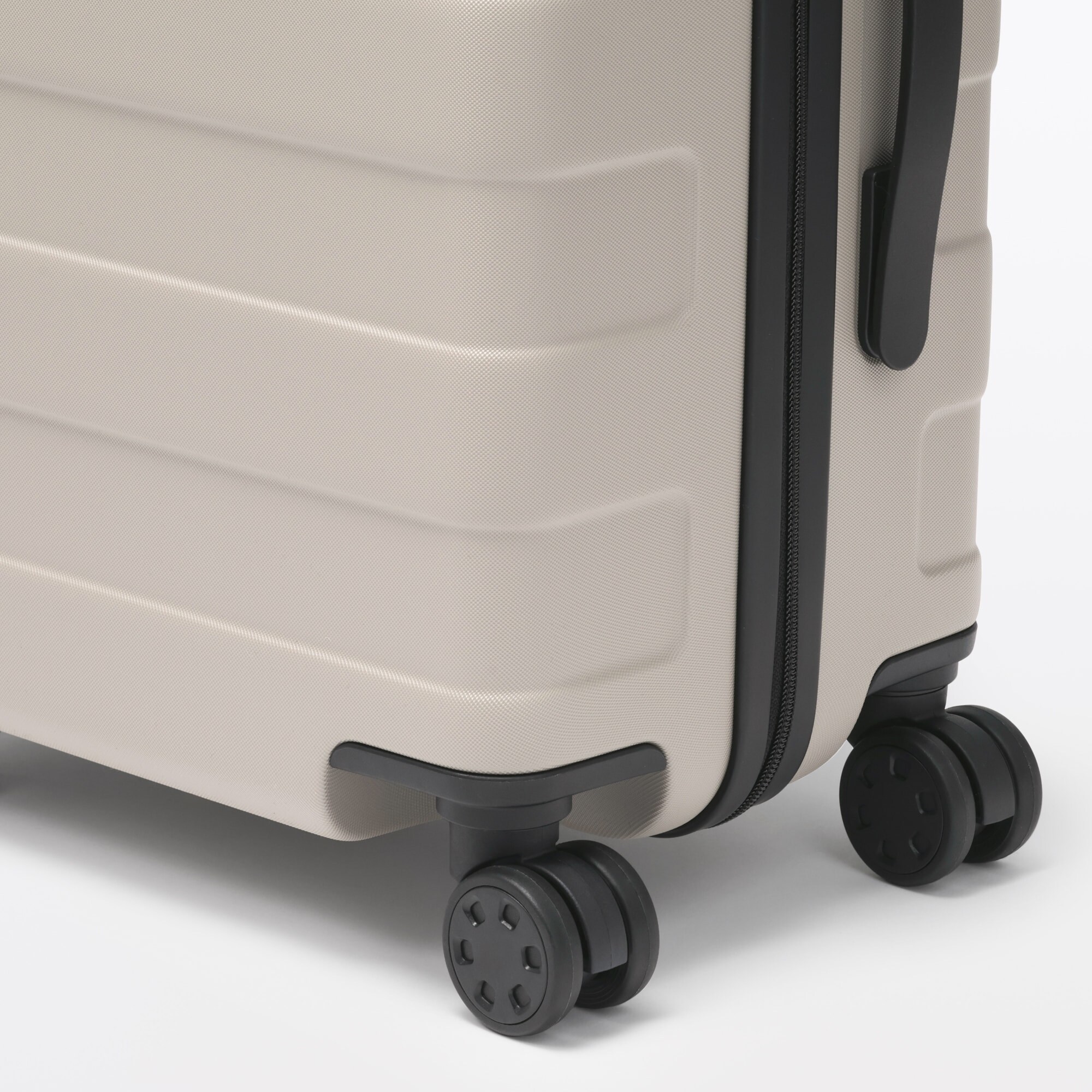 バーを自由に調節できる　ハードキャリーケース（３６Ｌ）