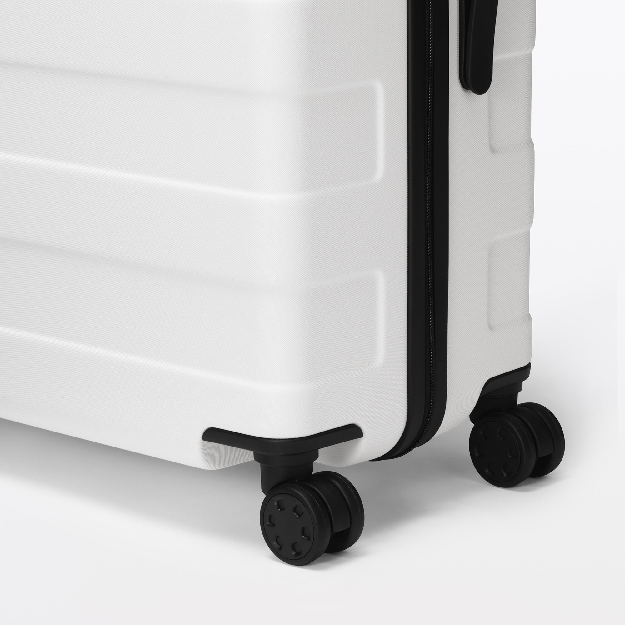 バーを自由に調節できる　ハードキャリーケース（７５Ｌ）