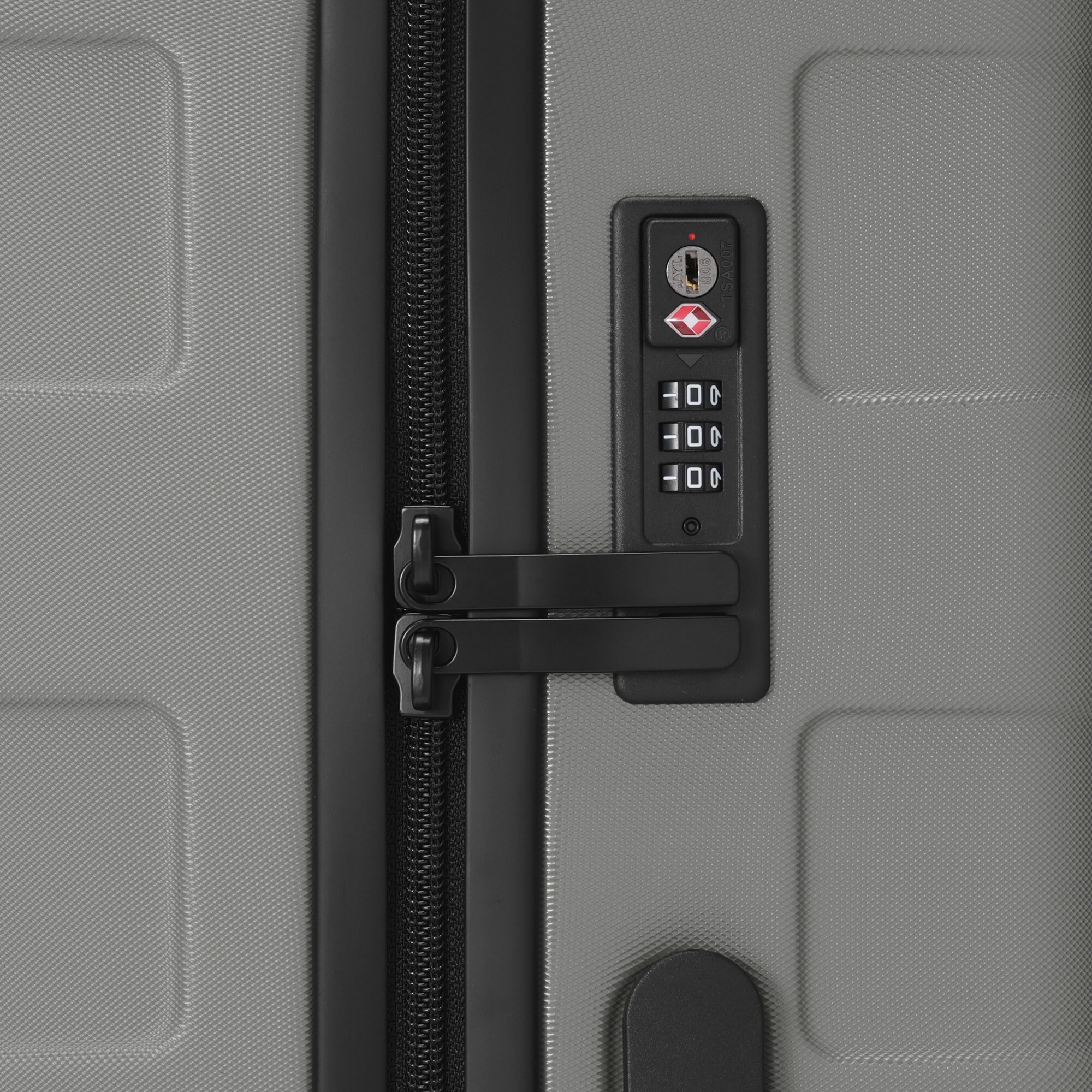 バーを自由に調節できる　ハードキャリーケース（７５Ｌ）