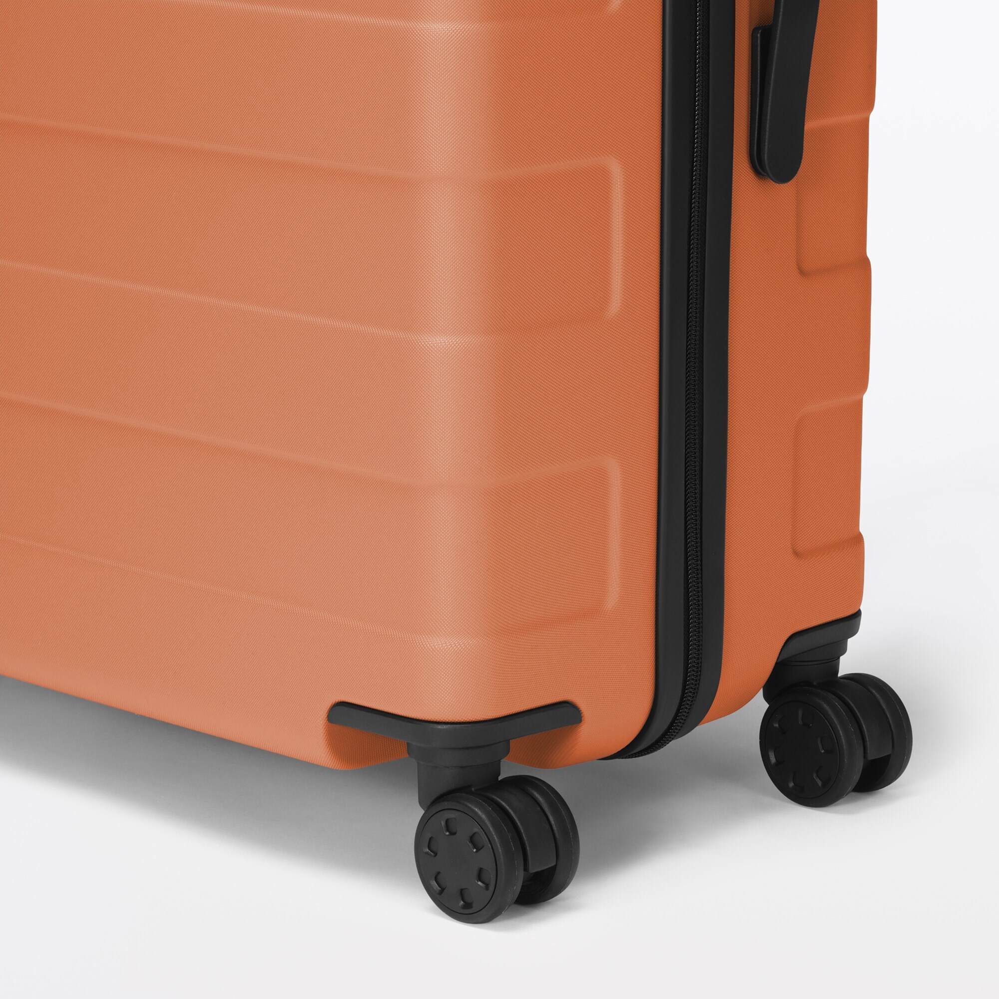 バーを自由に調節できる　ハードキャリーケース（７５Ｌ）