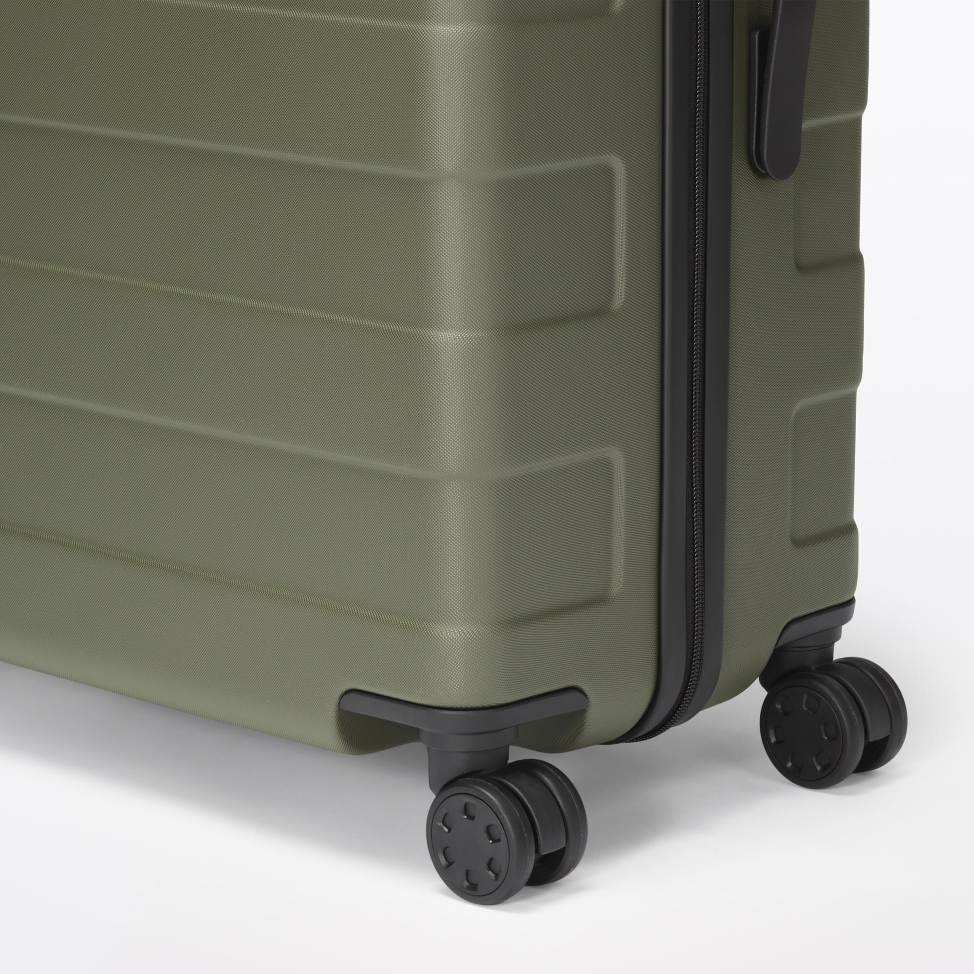 バーを自由に調節できる　ハードキャリーケース（７５Ｌ）