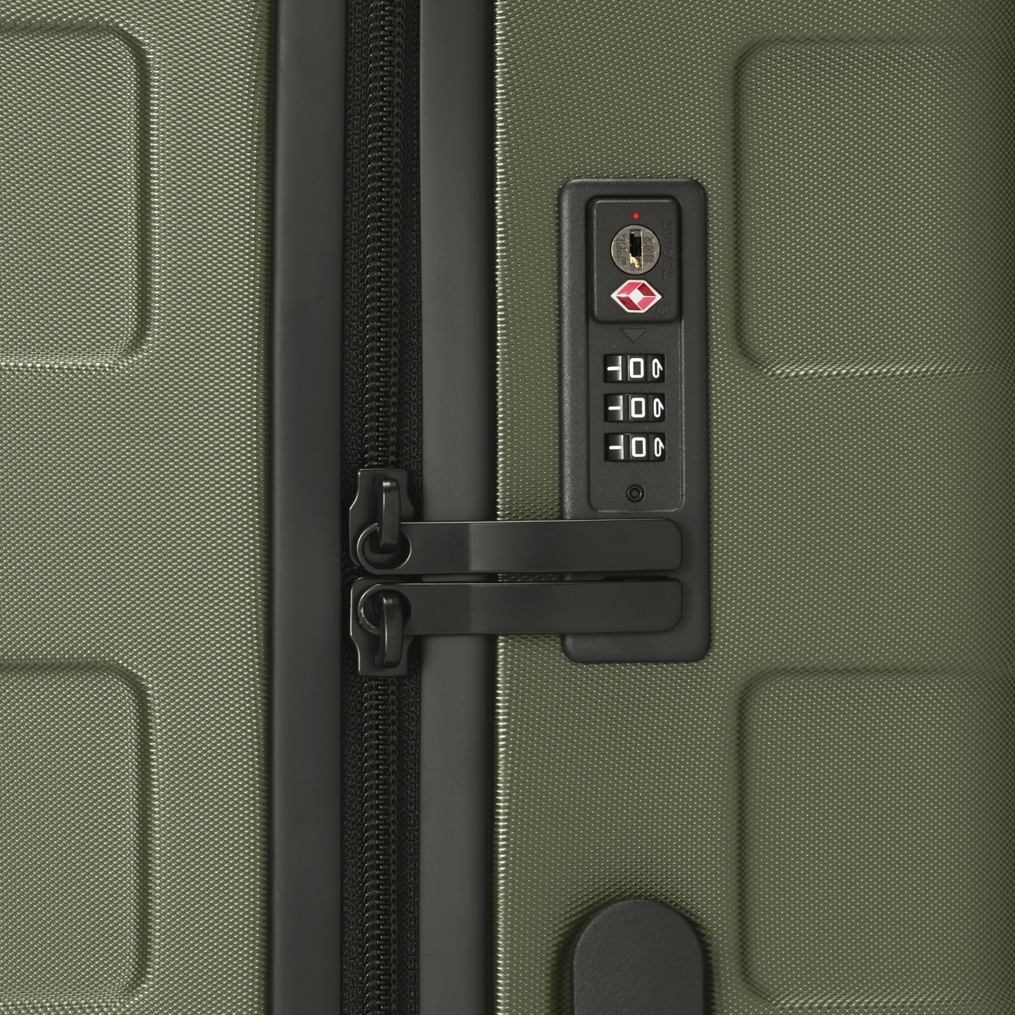 バーを自由に調節できる　ハードキャリーケース（７５Ｌ）