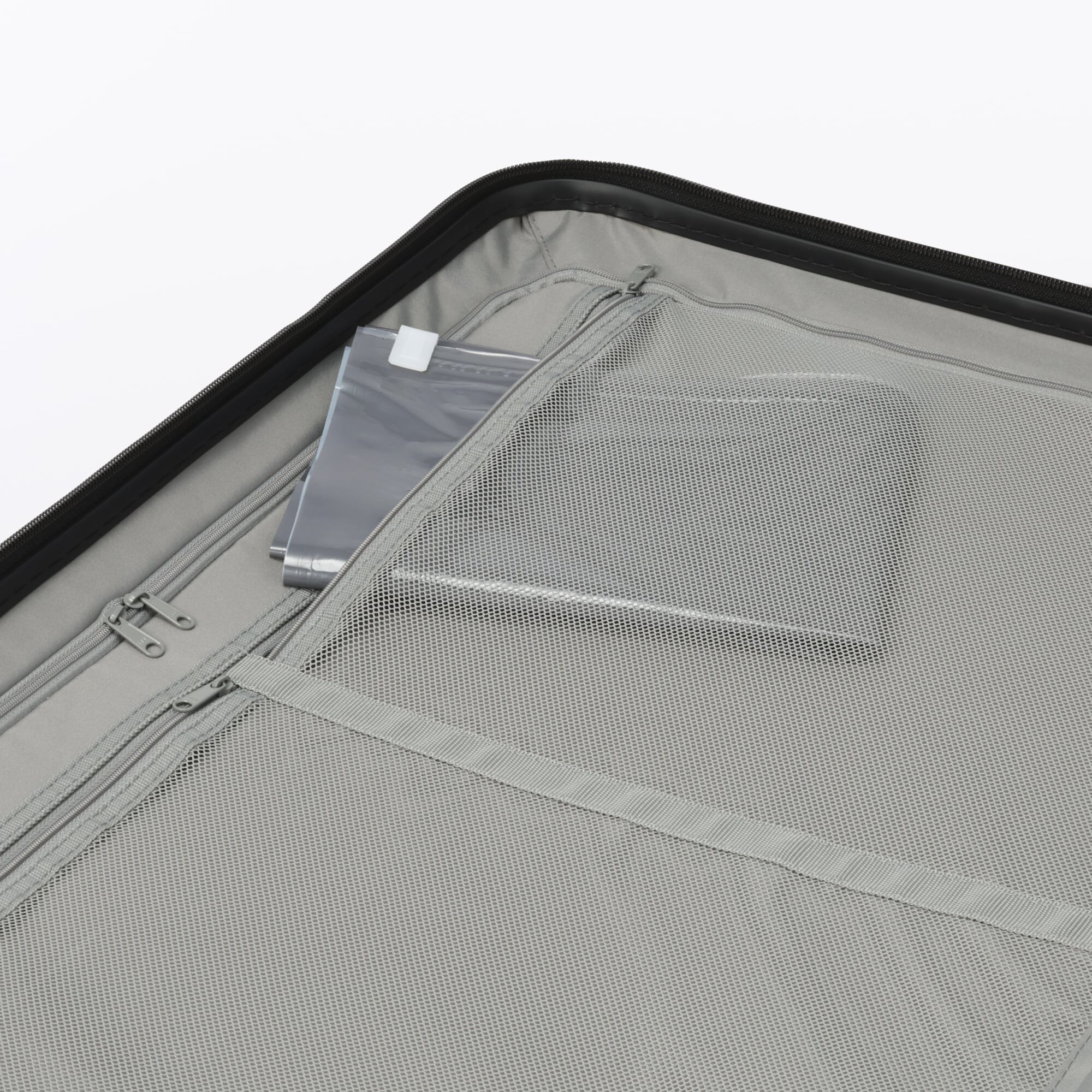 バーを自由に調節できる　ハードキャリーケース（７５Ｌ）