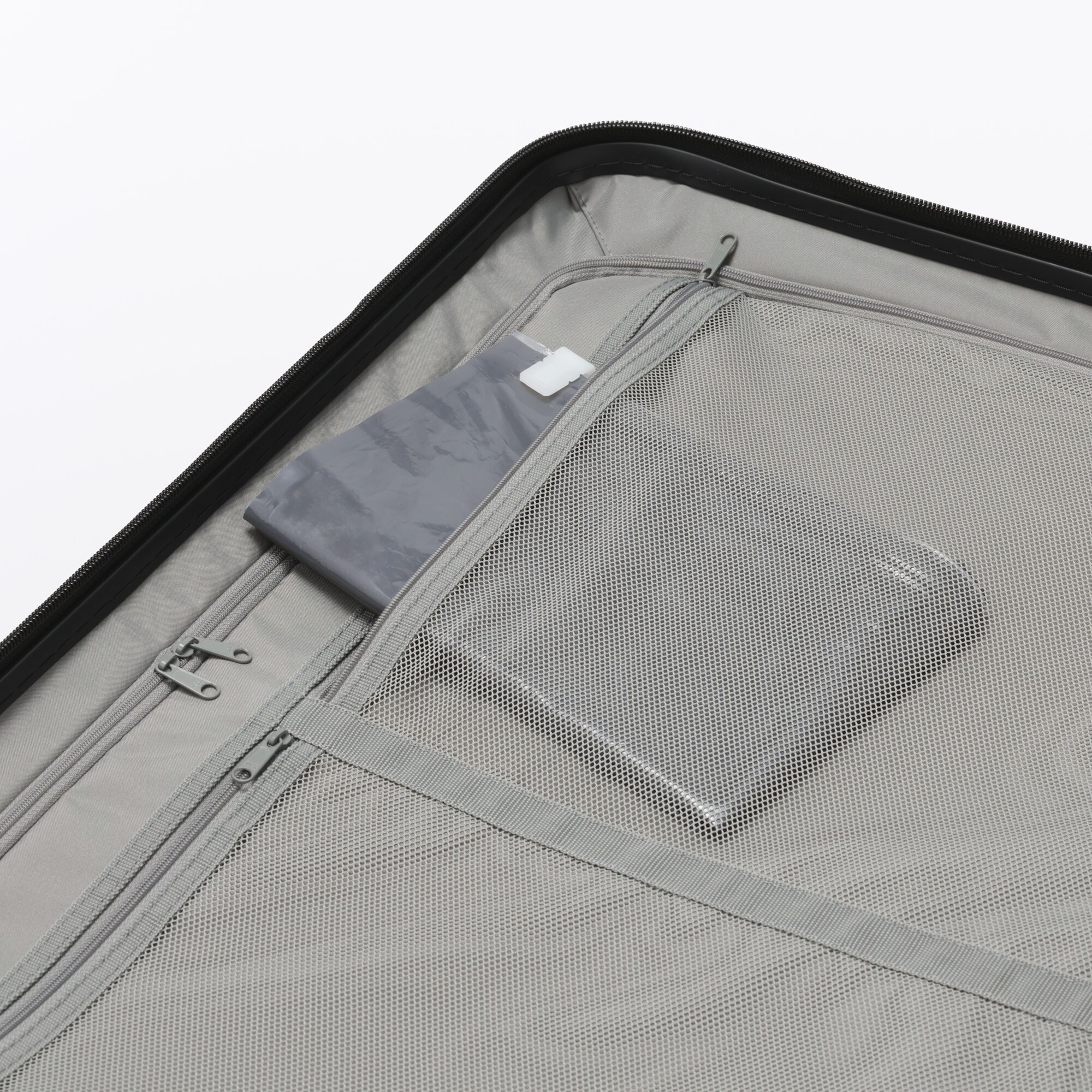 バーを自由に調節できる　ハードキャリーケース（７５Ｌ）