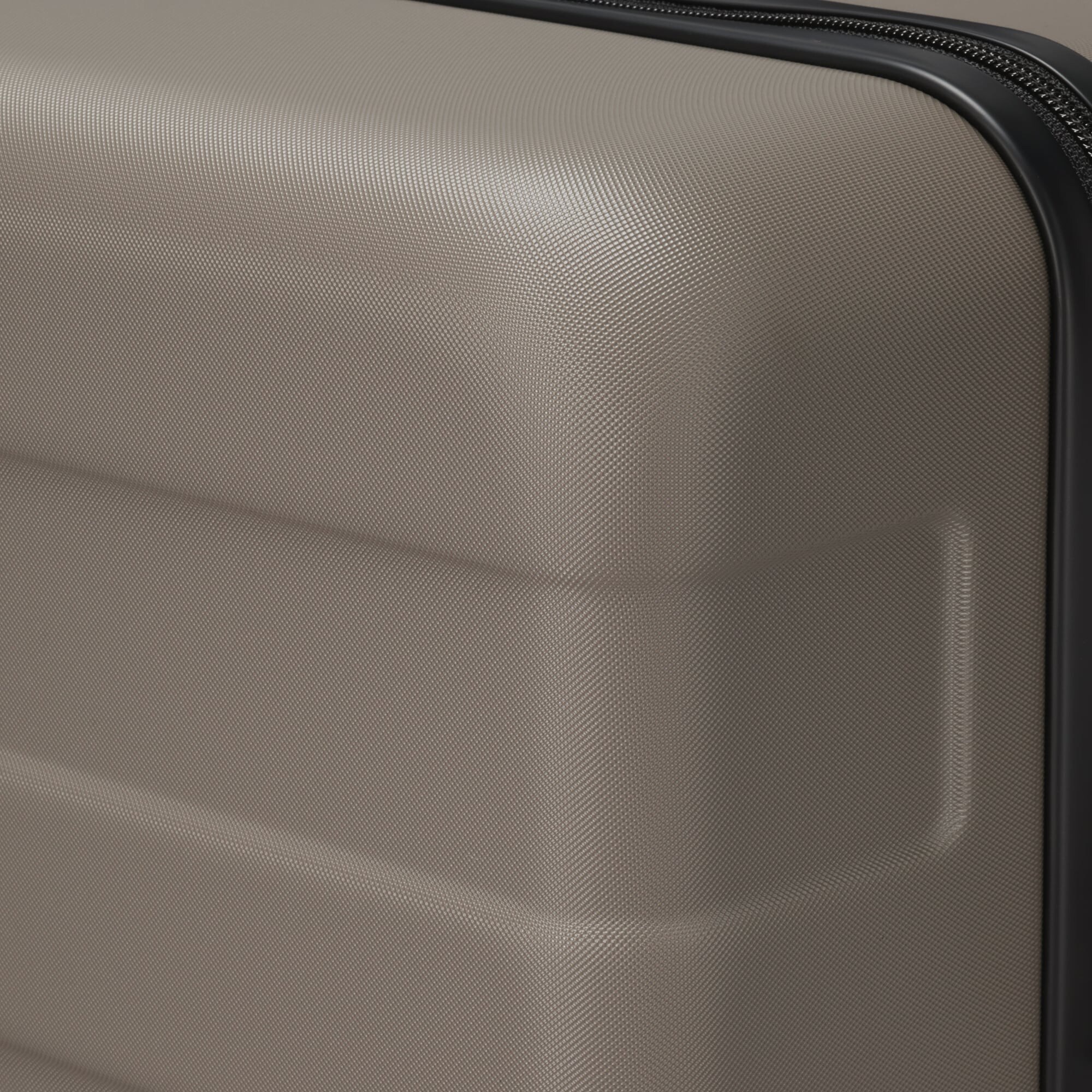 バーを自由に調節できる　ハードキャリーケース（７５Ｌ）