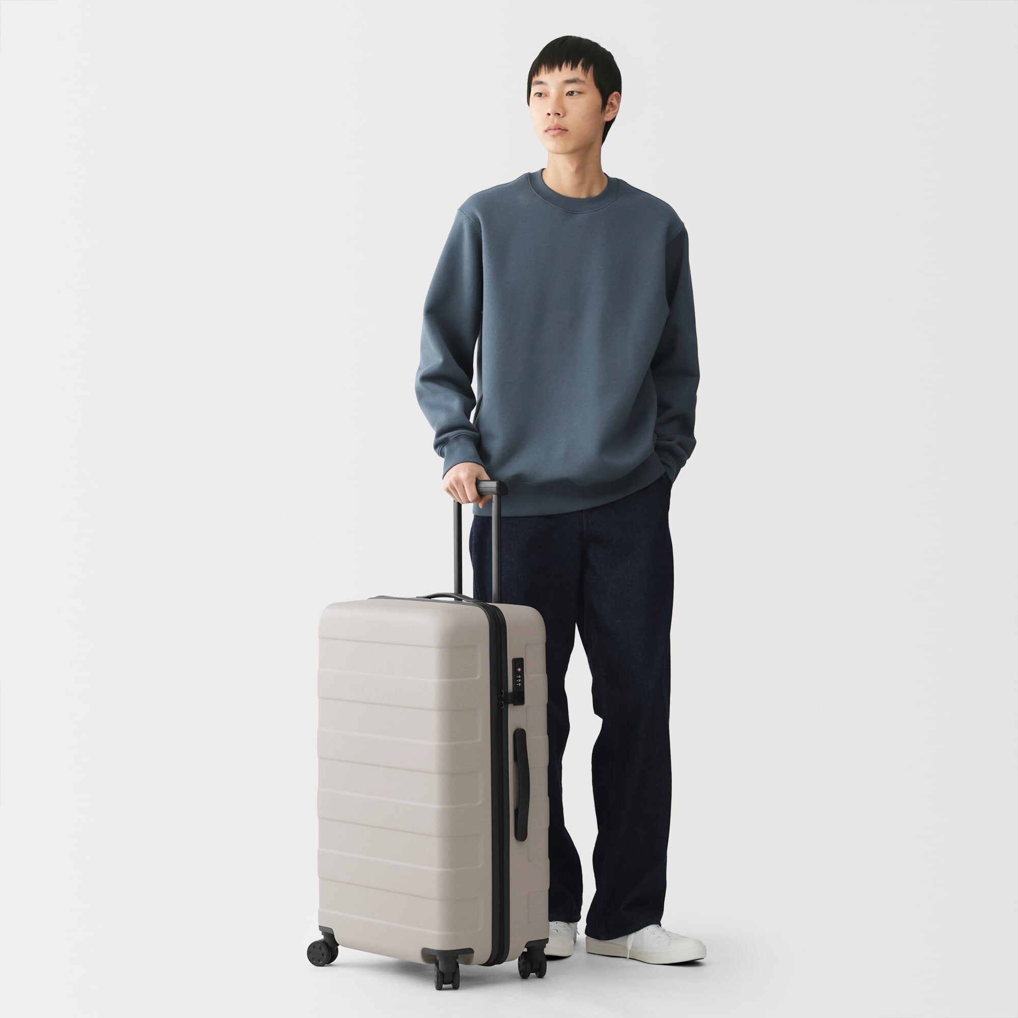 バーを自由に調節できる　ハードキャリーケース（７５Ｌ）