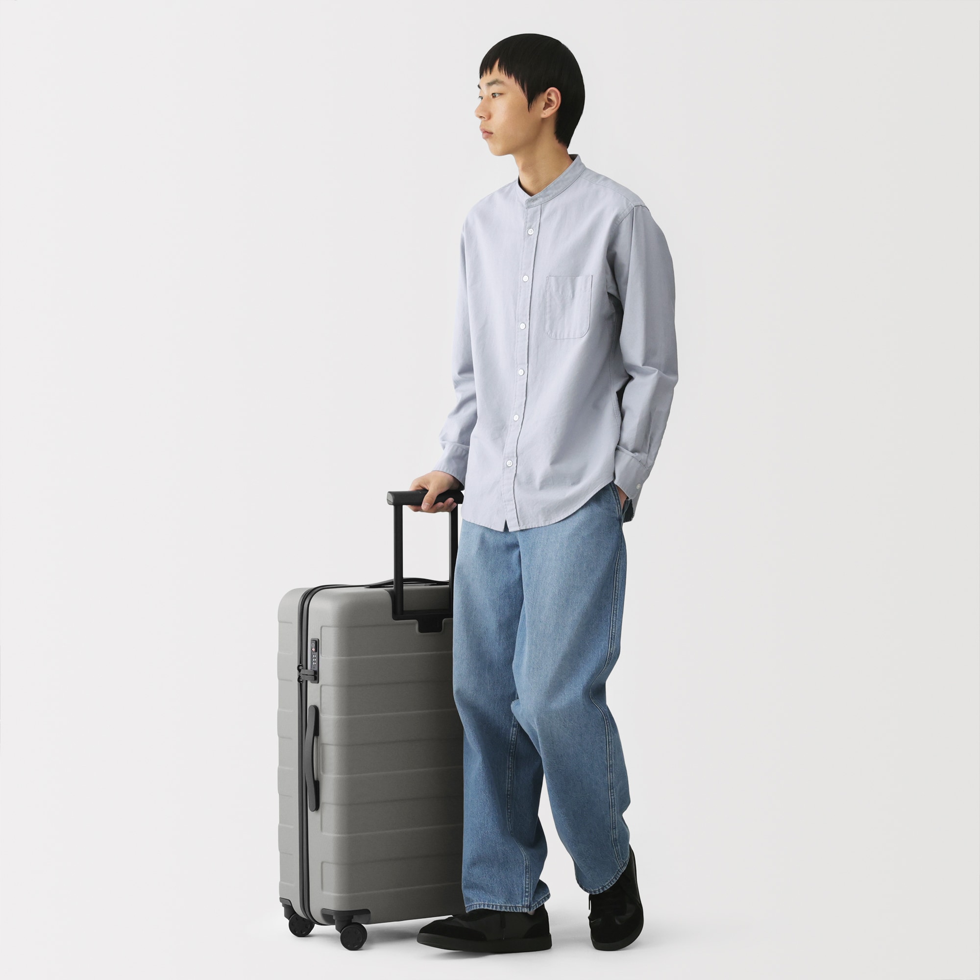 バーを自由に調節できる　ハードキャリーケース（７５Ｌ）