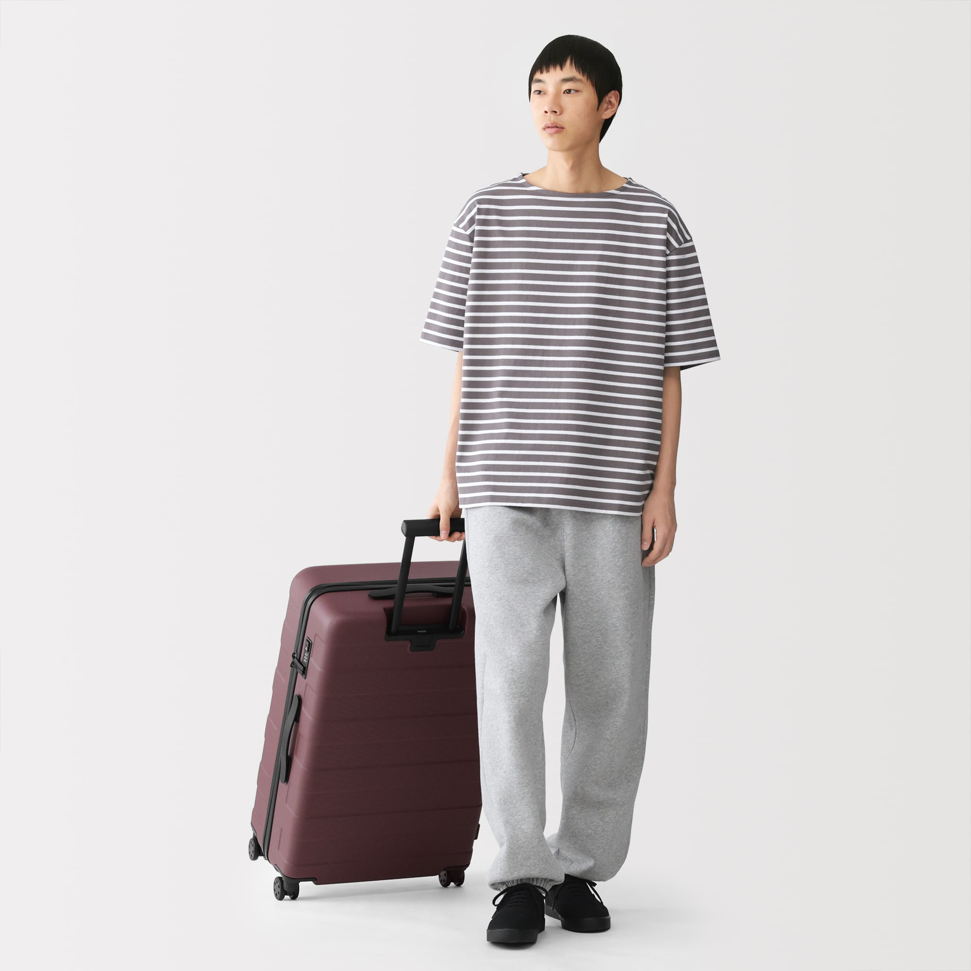 バーを自由に調節できる　ハードキャリーケース（７５Ｌ）