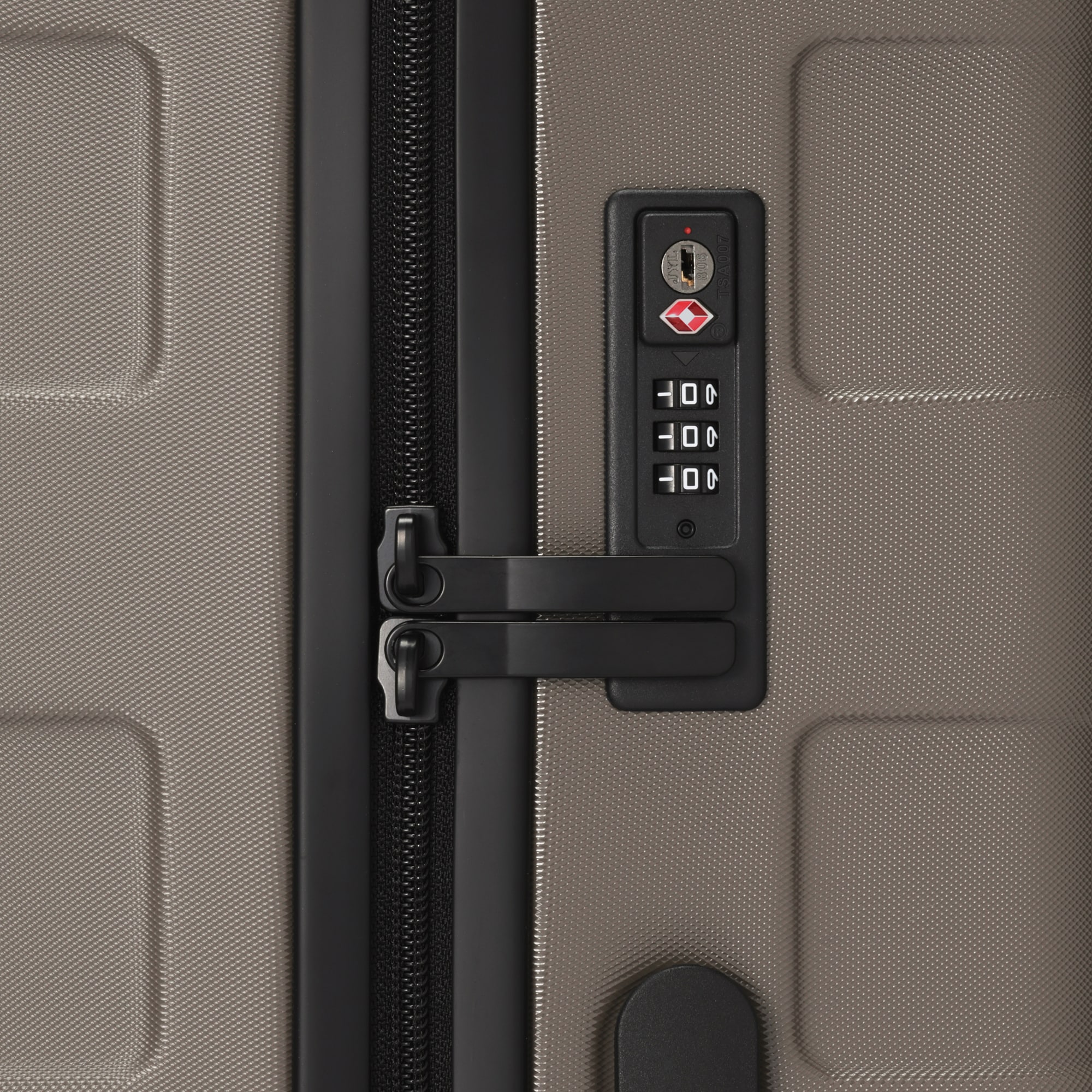 バーを自由に調節できる　ハードキャリーケース（７５Ｌ）