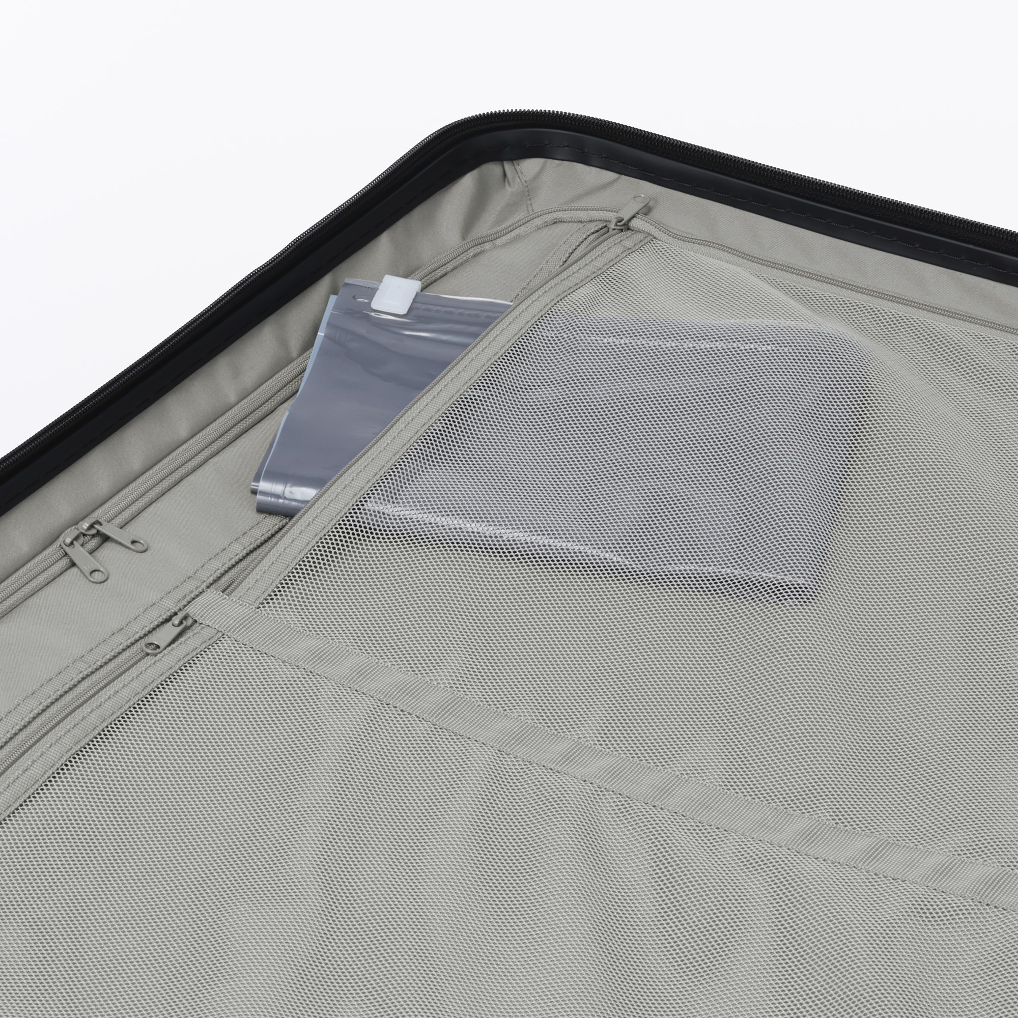 バーを自由に調節できる　ハードキャリーケース（１０５Ｌ）