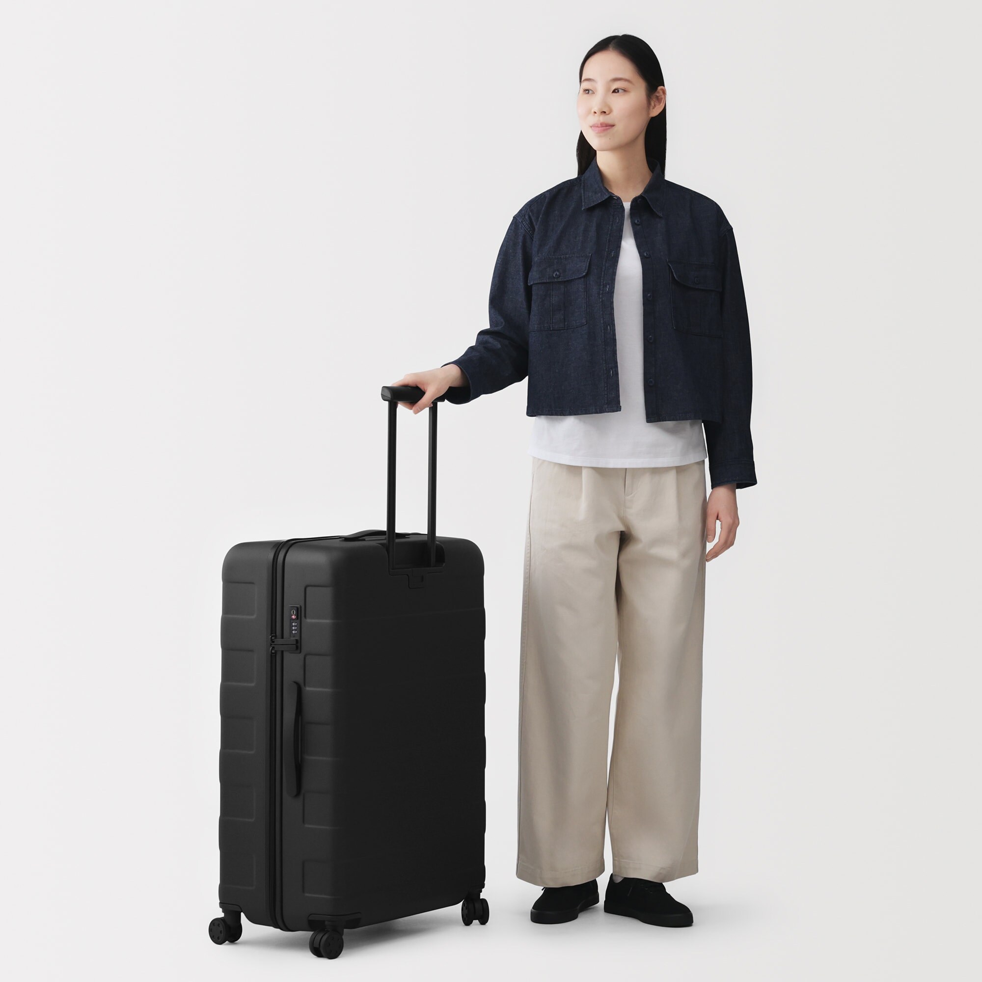 バーを自由に調節できる　ハードキャリーケース（１０５Ｌ）