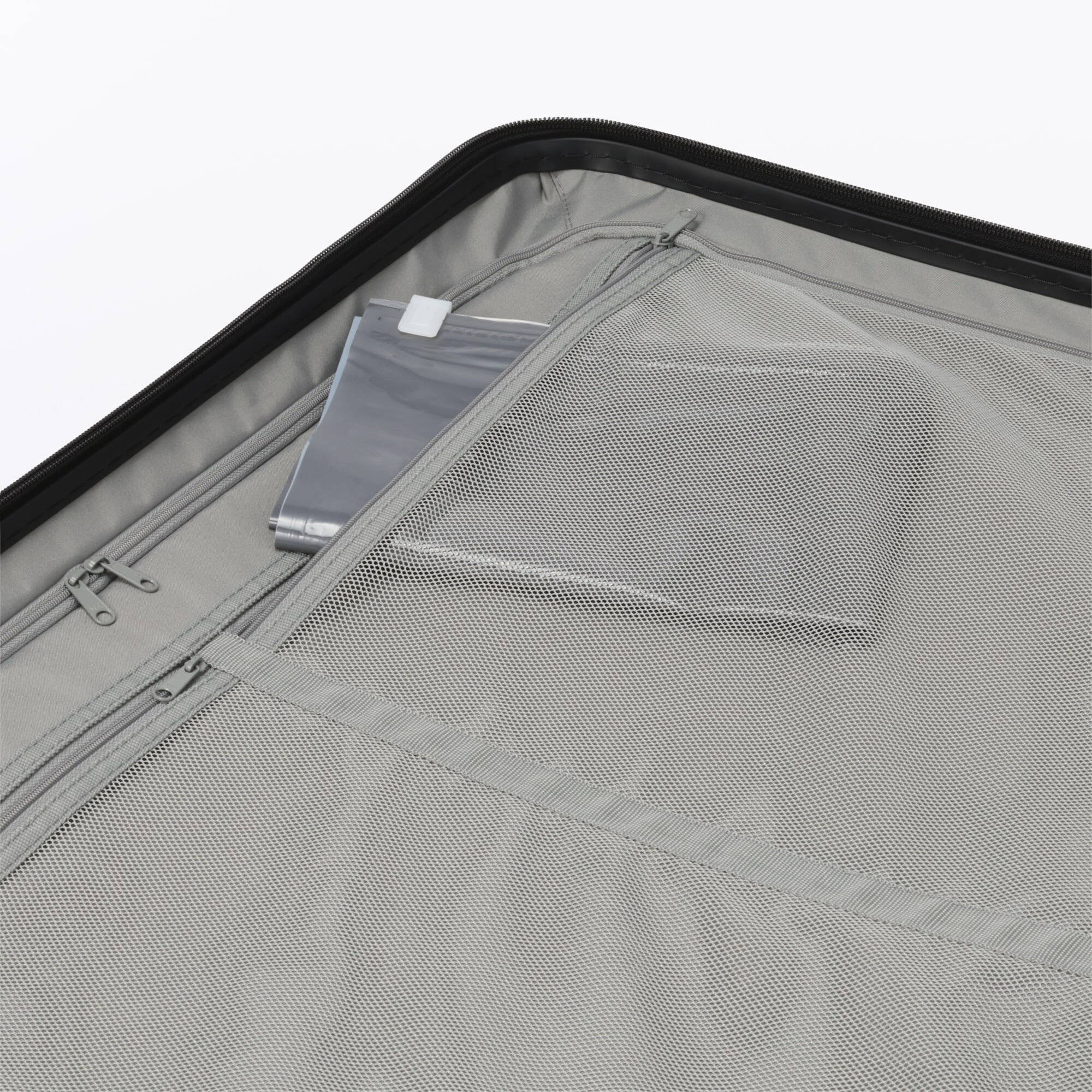 バーを自由に調節できる　ハードキャリーケース（１０５Ｌ）