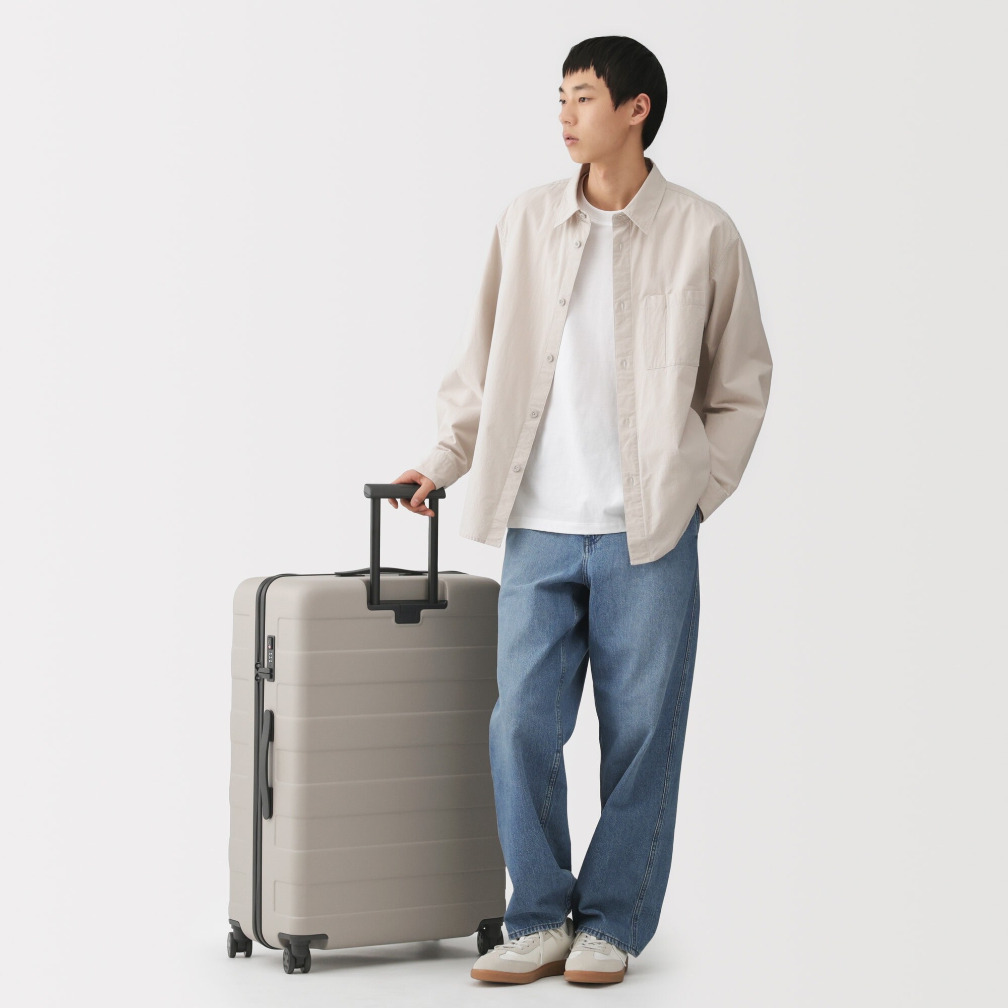 バーを自由に調節できる　ハードキャリーケース（１０５Ｌ）