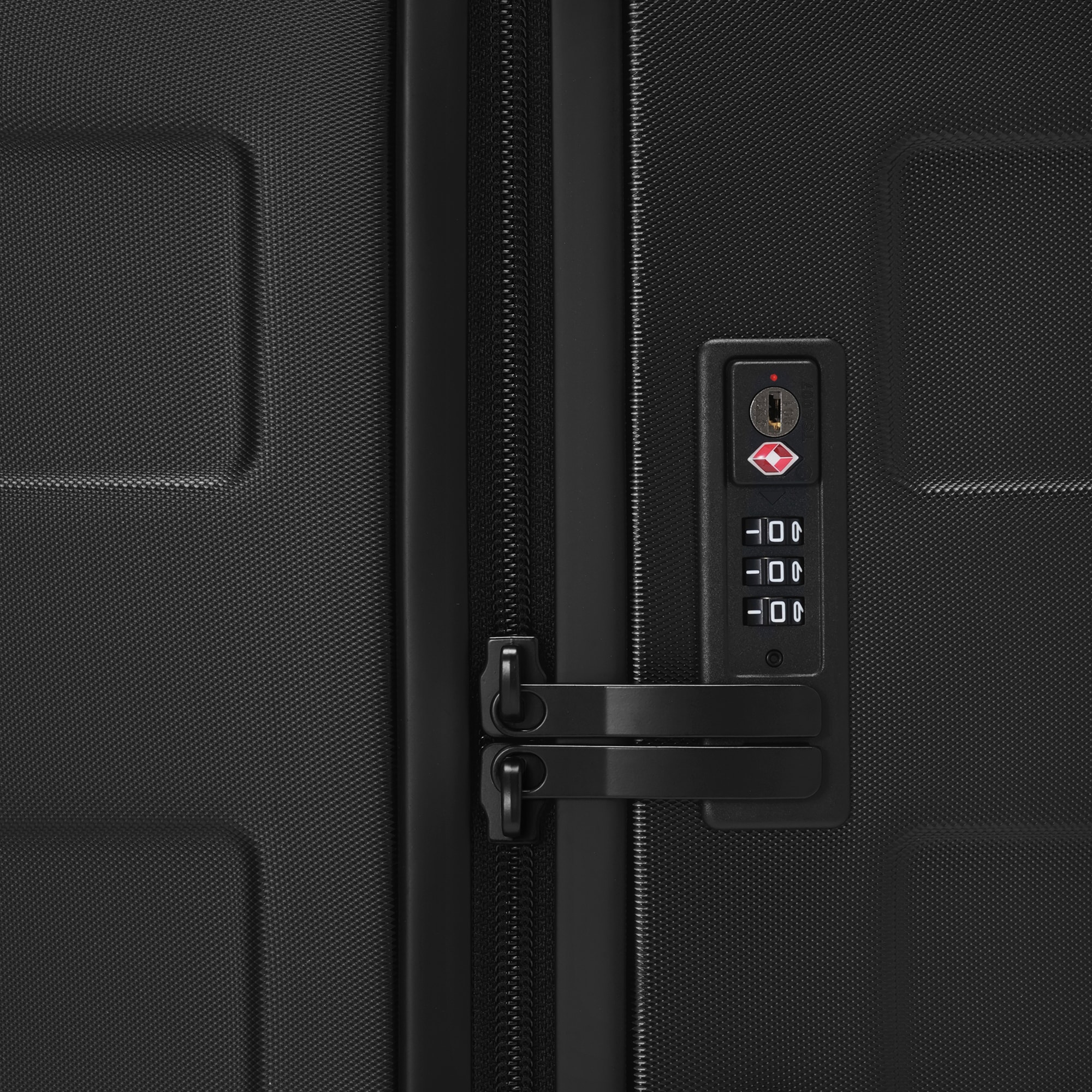 バーを自由に調節できる　ハードキャリーケース（１０５Ｌ）