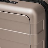 バーを自由に調節できる　フロントオープンキャリーケース（３２Ｌ）