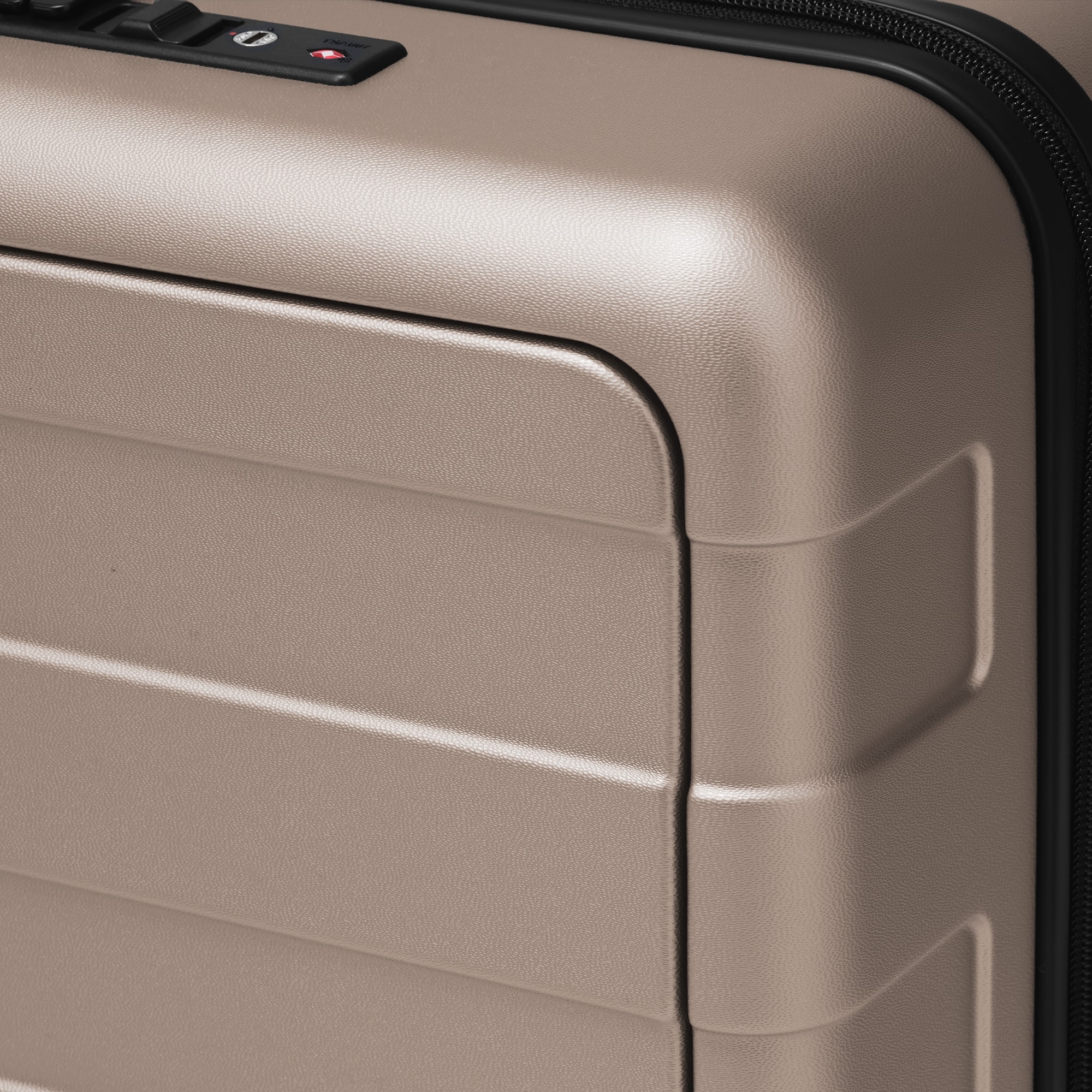 バーを自由に調節できる　フロントオープンキャリーケース（３２Ｌ）