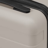 バーを自由に調節できる　ハードキャリーケース（２０Ｌ）