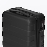 バーを自由に調節できる　ハードキャリーケース（２０Ｌ）