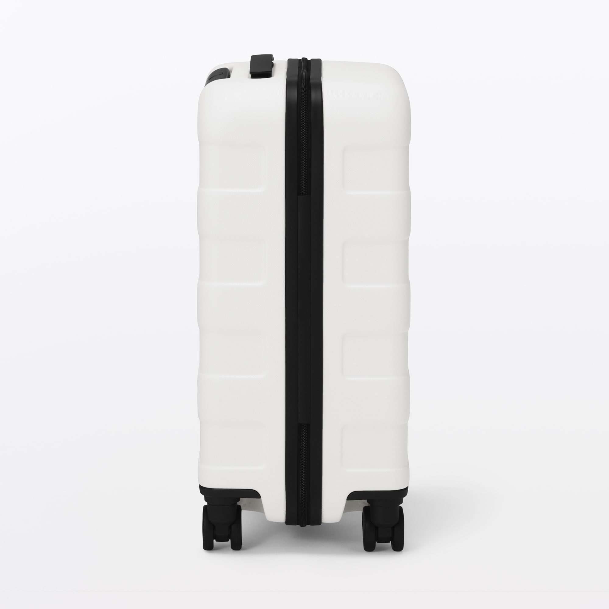 バーを自由に調節できる　ハードキャリーケース（３６Ｌ）