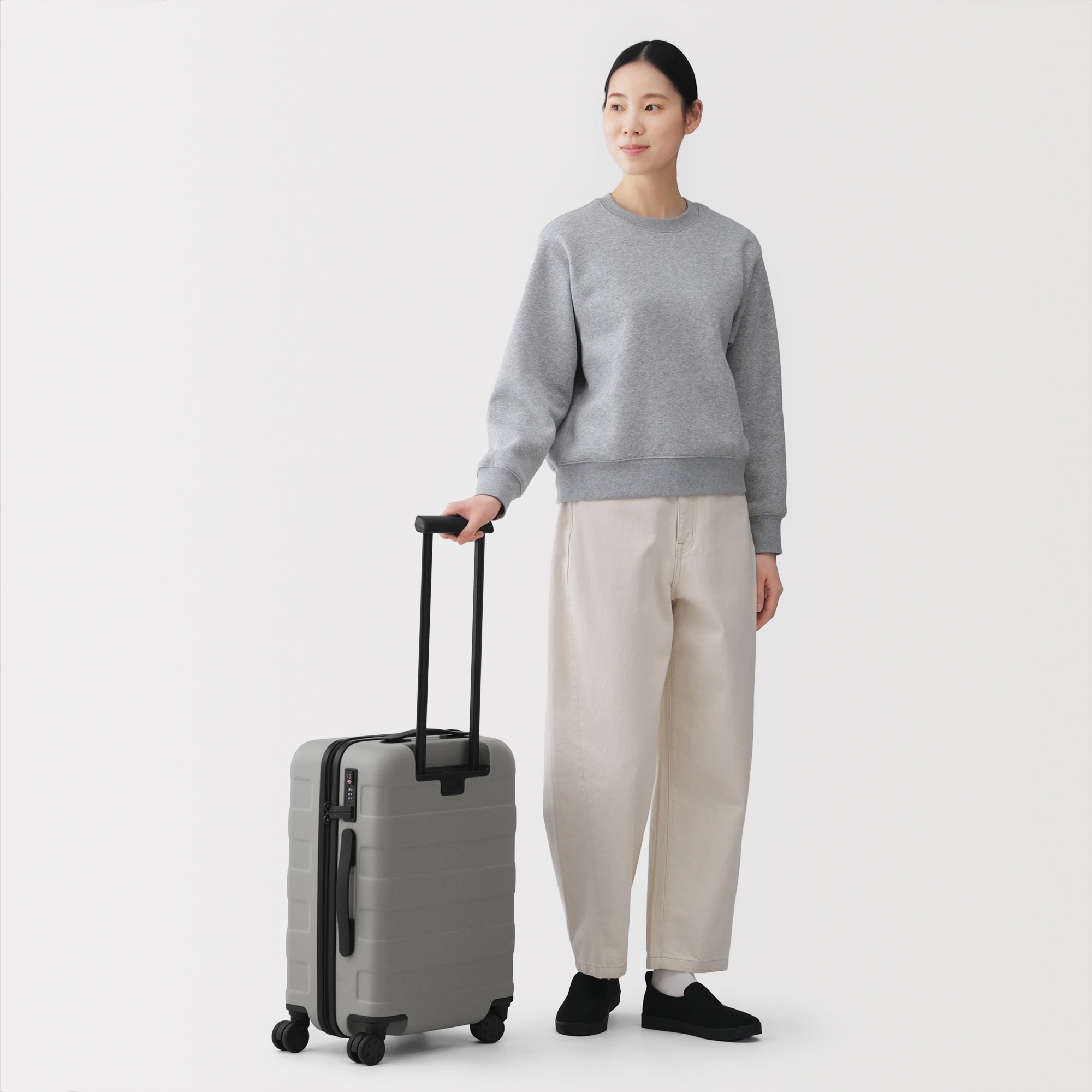 バーを自由に調節できる　ハードキャリーケース（３６Ｌ）