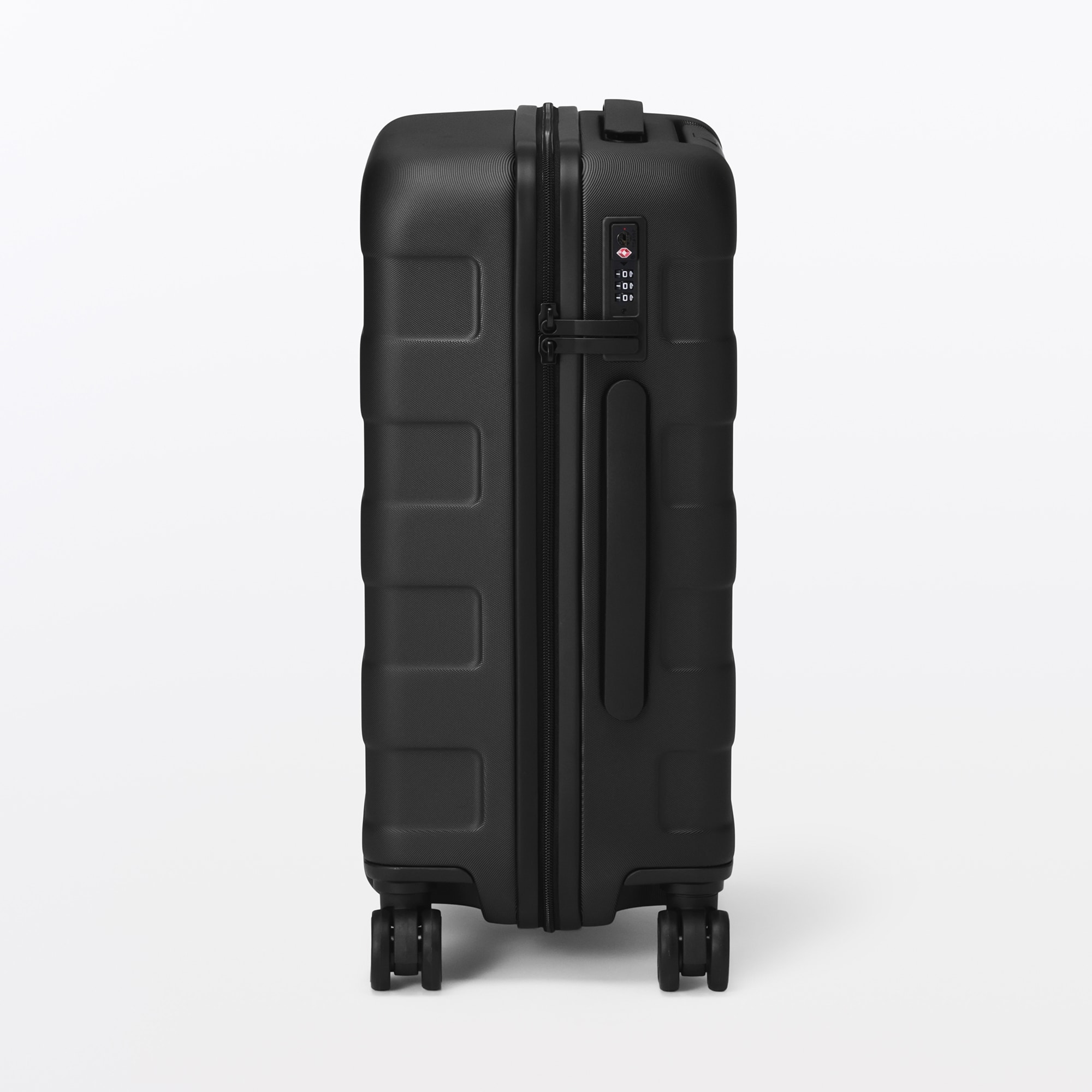 バーを自由に調節できる　ハードキャリーケース（３６Ｌ）