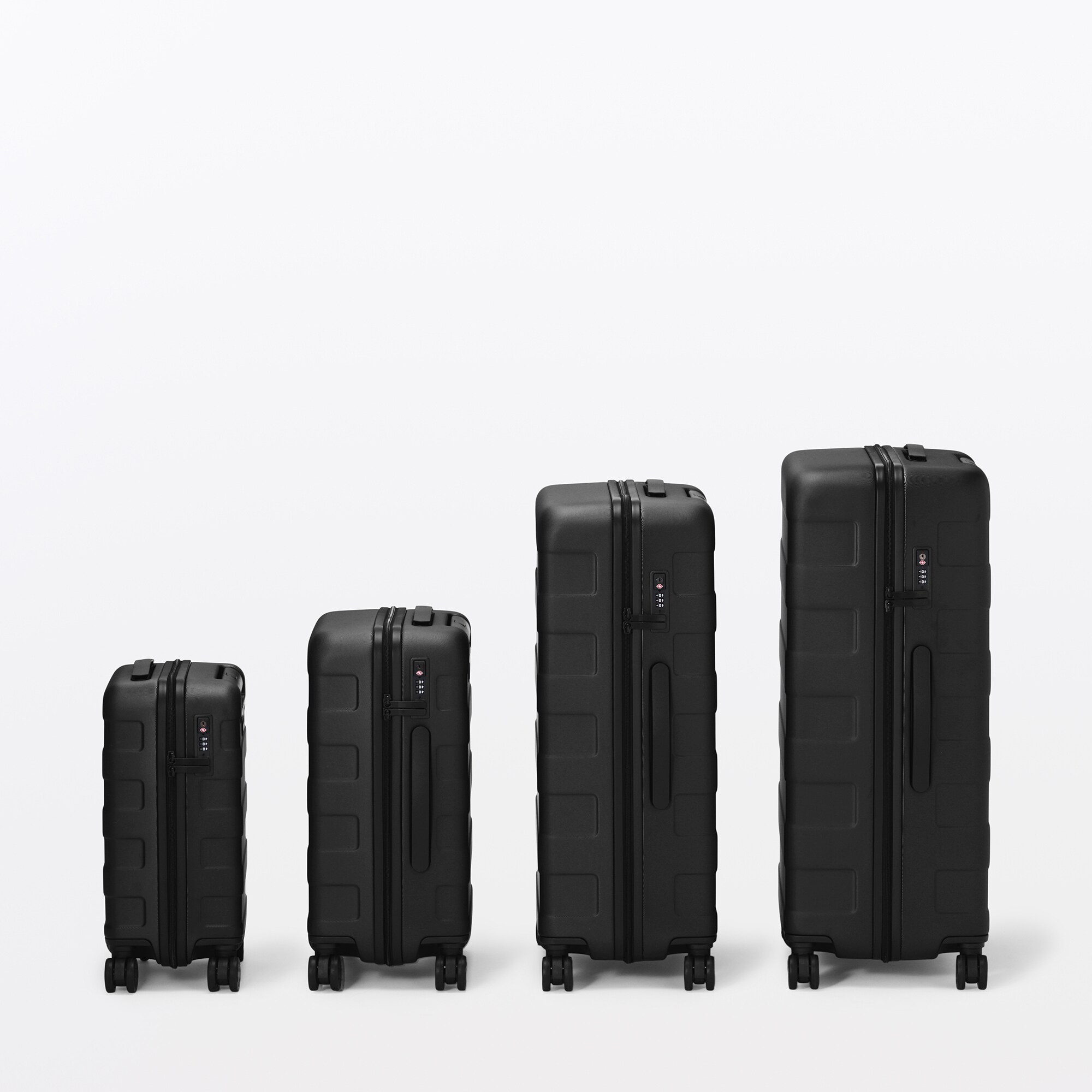 バーを自由に調節できる　ハードキャリーケース（３６Ｌ）