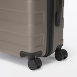 バーを自由に調節できる　ハードキャリーケース（３６Ｌ）