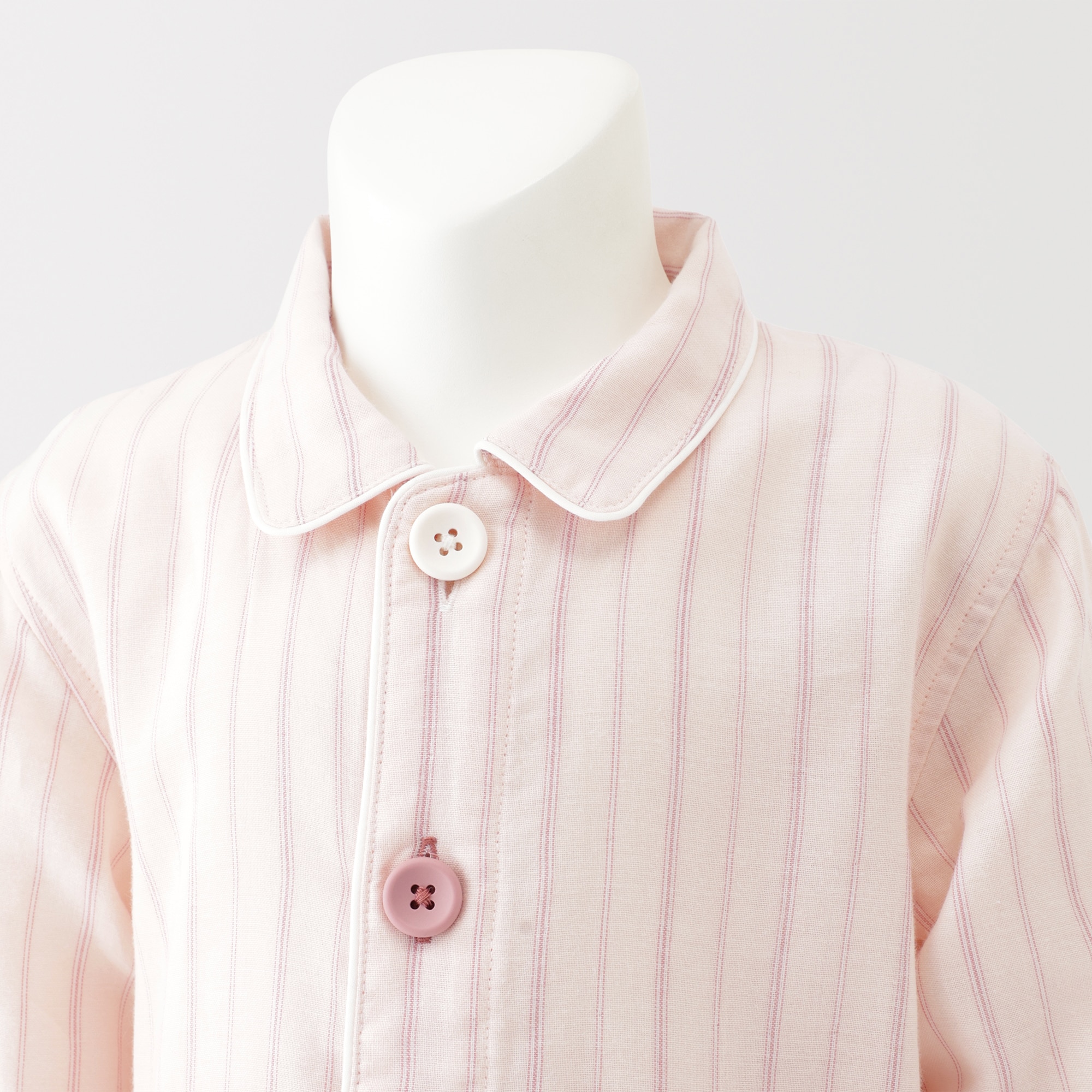 ベビー　脇に縫い目のない　二重ガーゼお着替えパジャマ