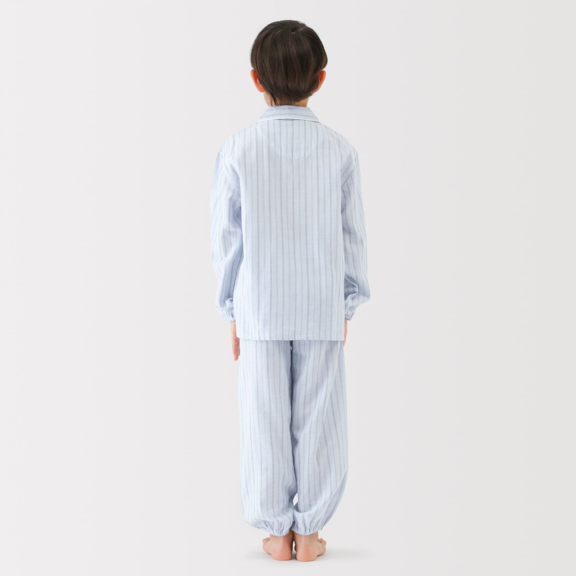 キッズ　脇に縫い目のない　二重ガーゼ長袖パジャマ