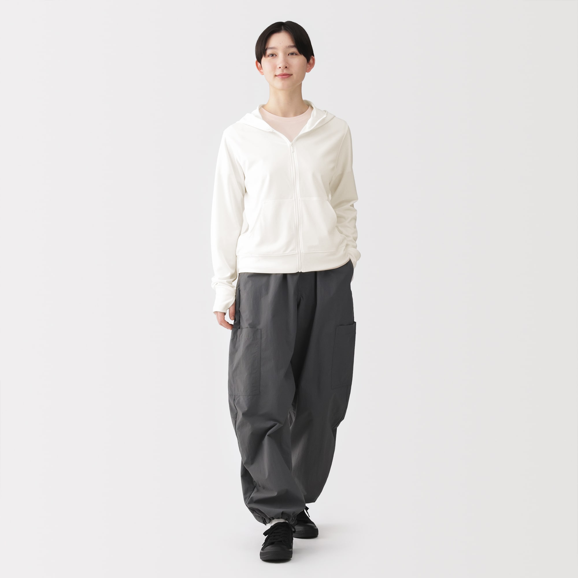 婦人　ＵＶカット乾きやすいフルジップパーカ