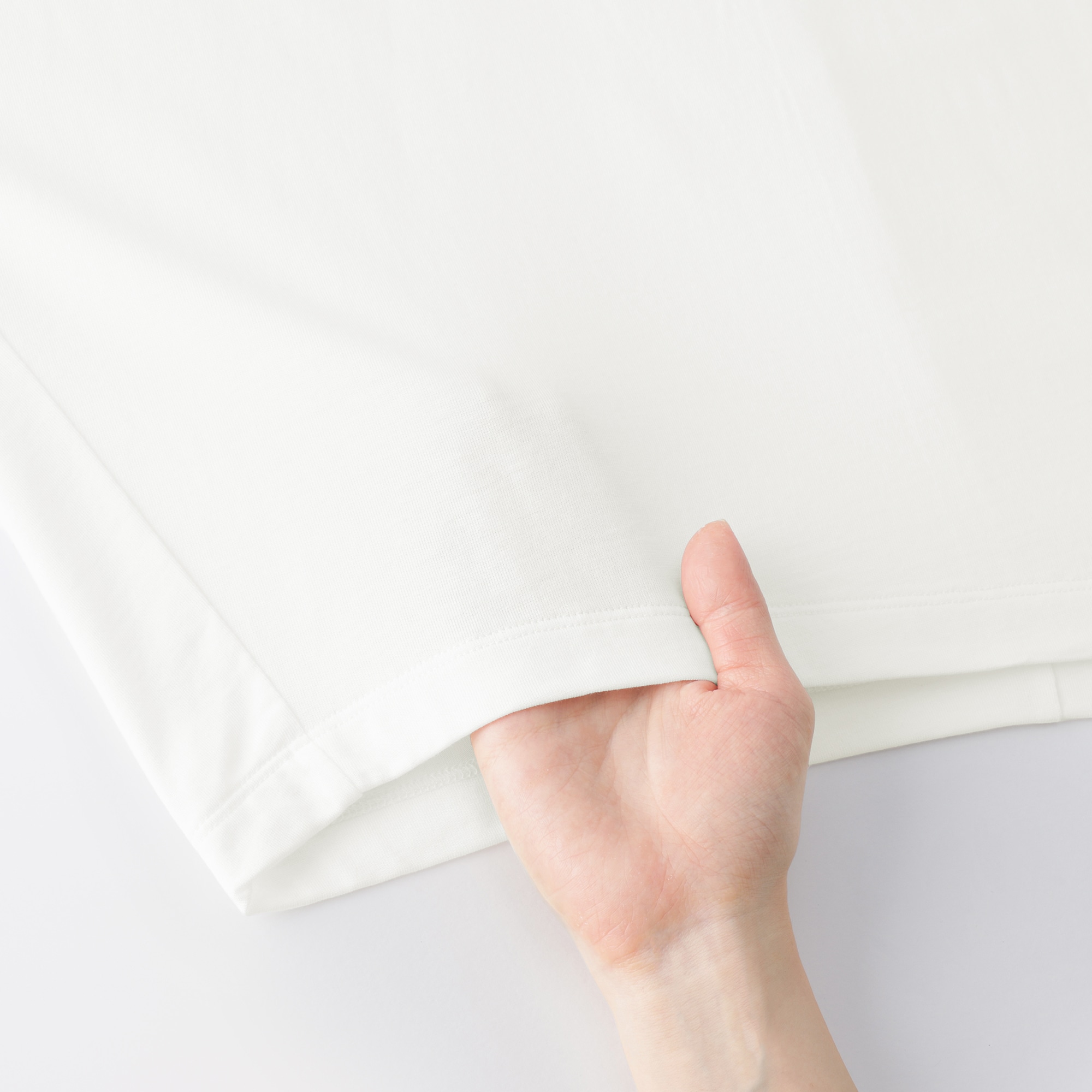 婦人　なめらか天竺編みクルーネック長袖プルオーバー