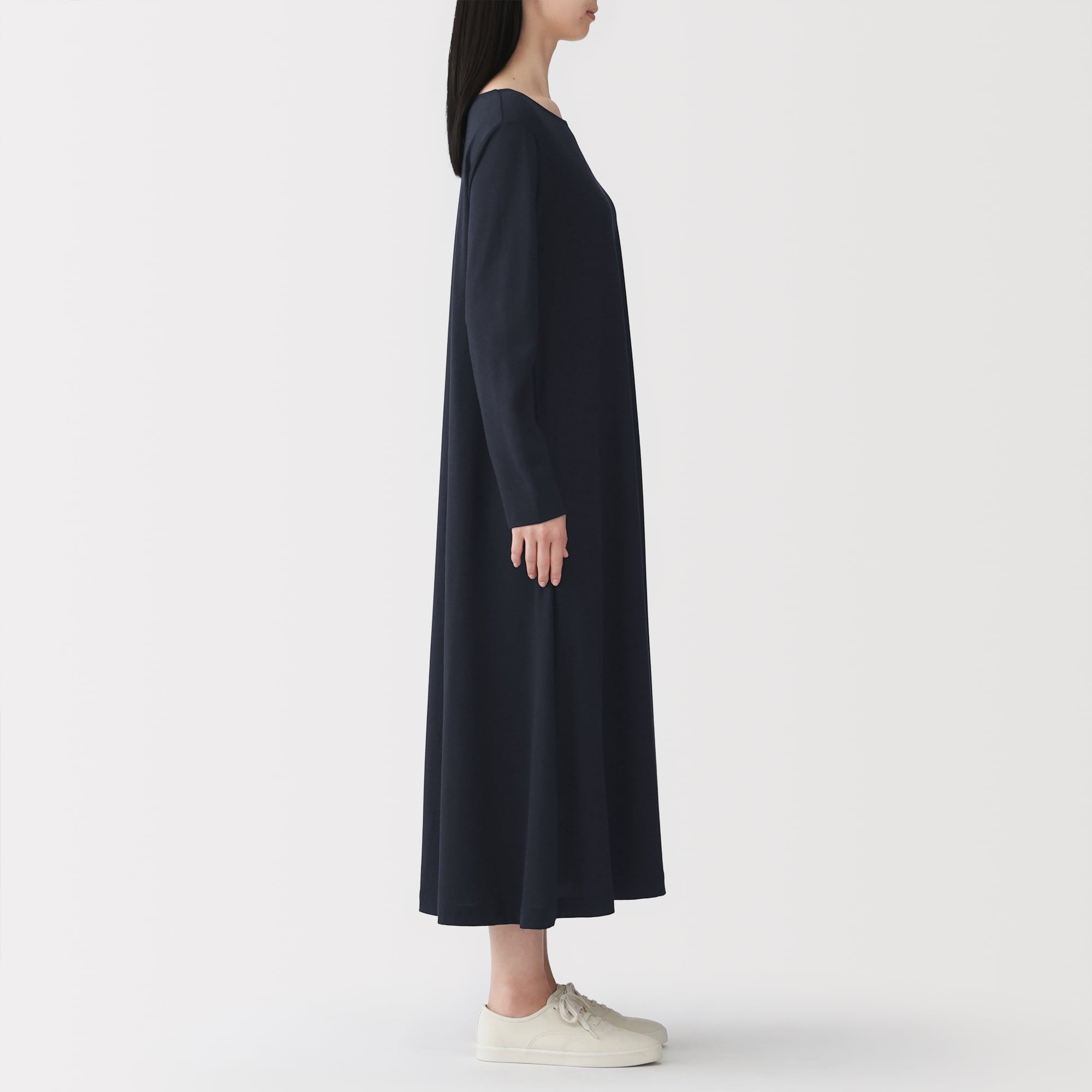 婦人　なめらか天竺編みクルーネック長袖ワンピース