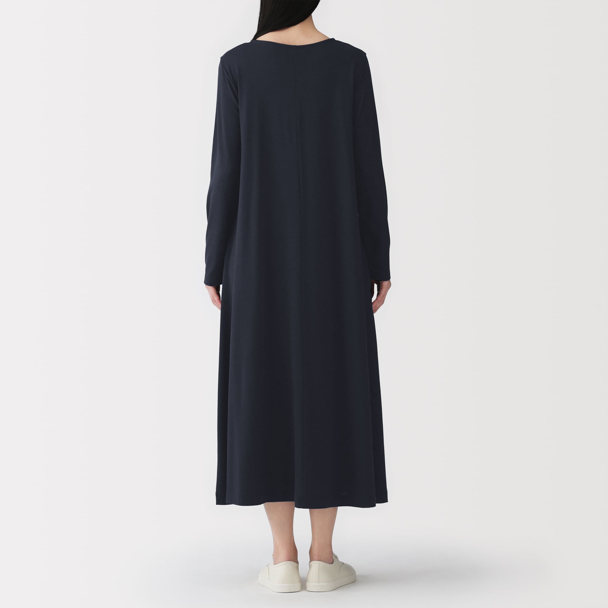 婦人　なめらか天竺編みクルーネック長袖ワンピース