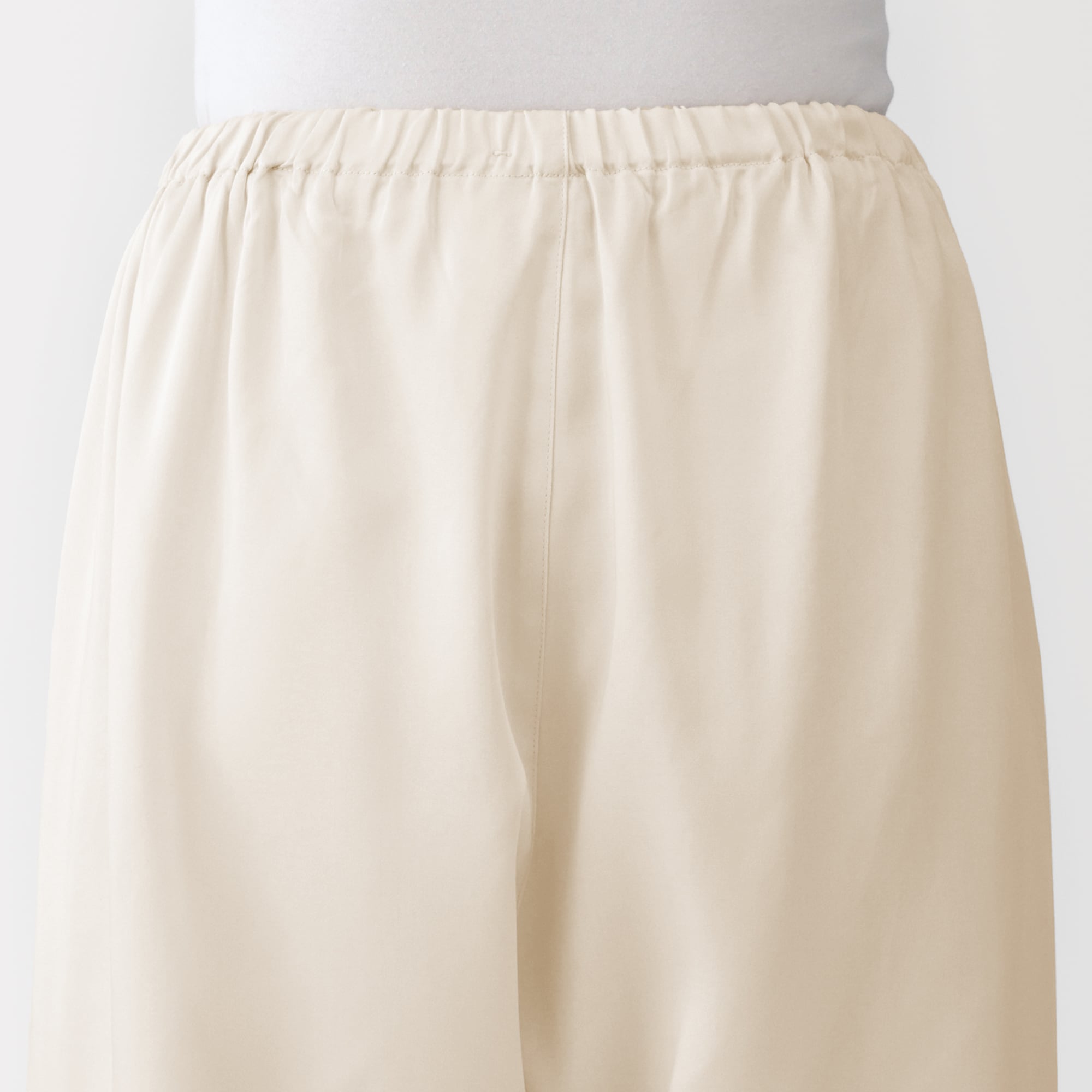 婦人　なめらかサテン　長袖パジャマ