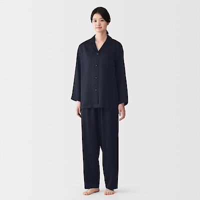 【４月２０日順次発売予定】婦人　なめらかサテン　長袖パジャマ