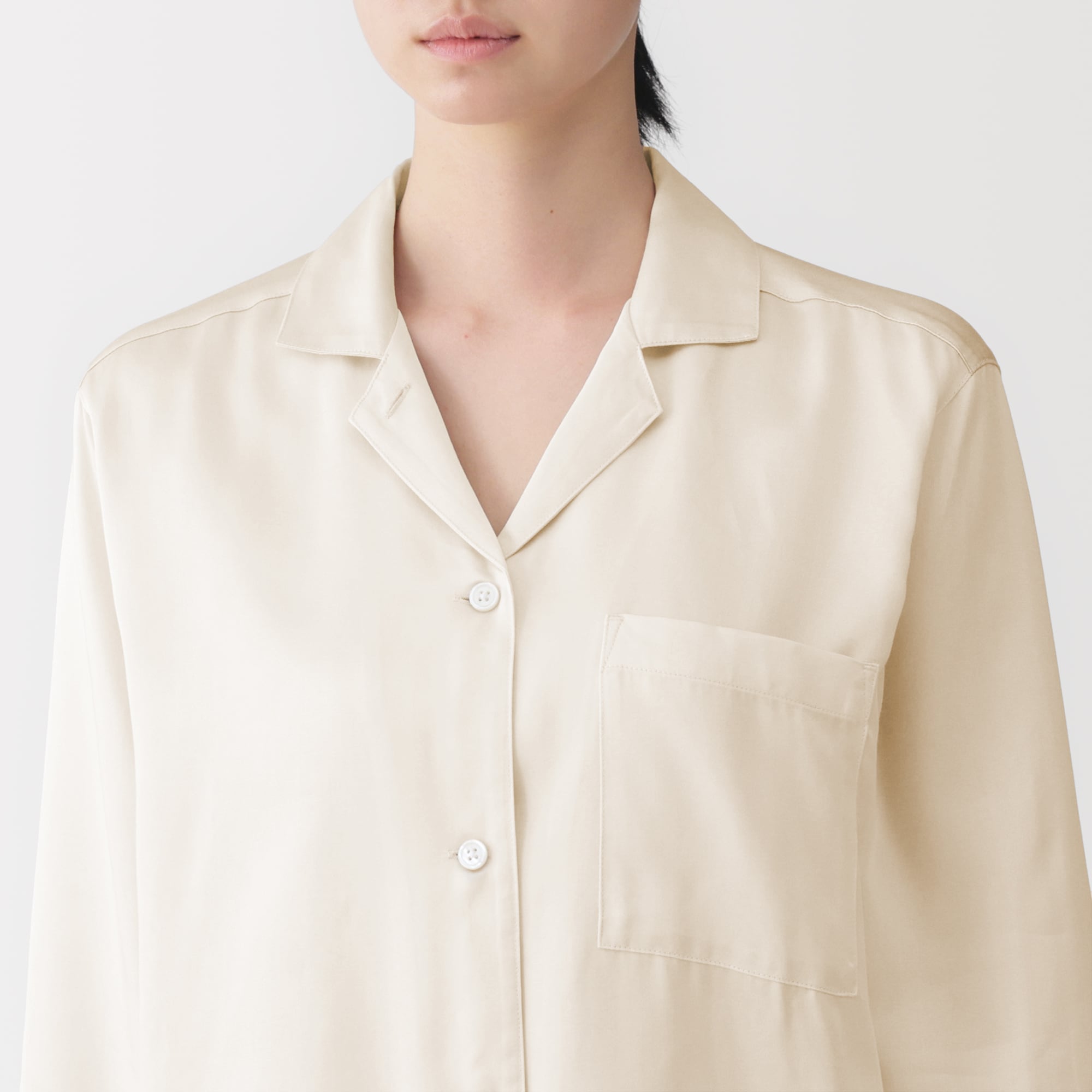 婦人　なめらかサテン　長袖パジャマ