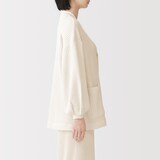 婦人　ざっくり編んだ　長袖カーディガン