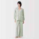 婦人　ざっくり編んだ　長袖カーディガン