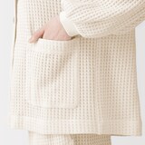 婦人　ざっくり編んだ　長袖カーディガン